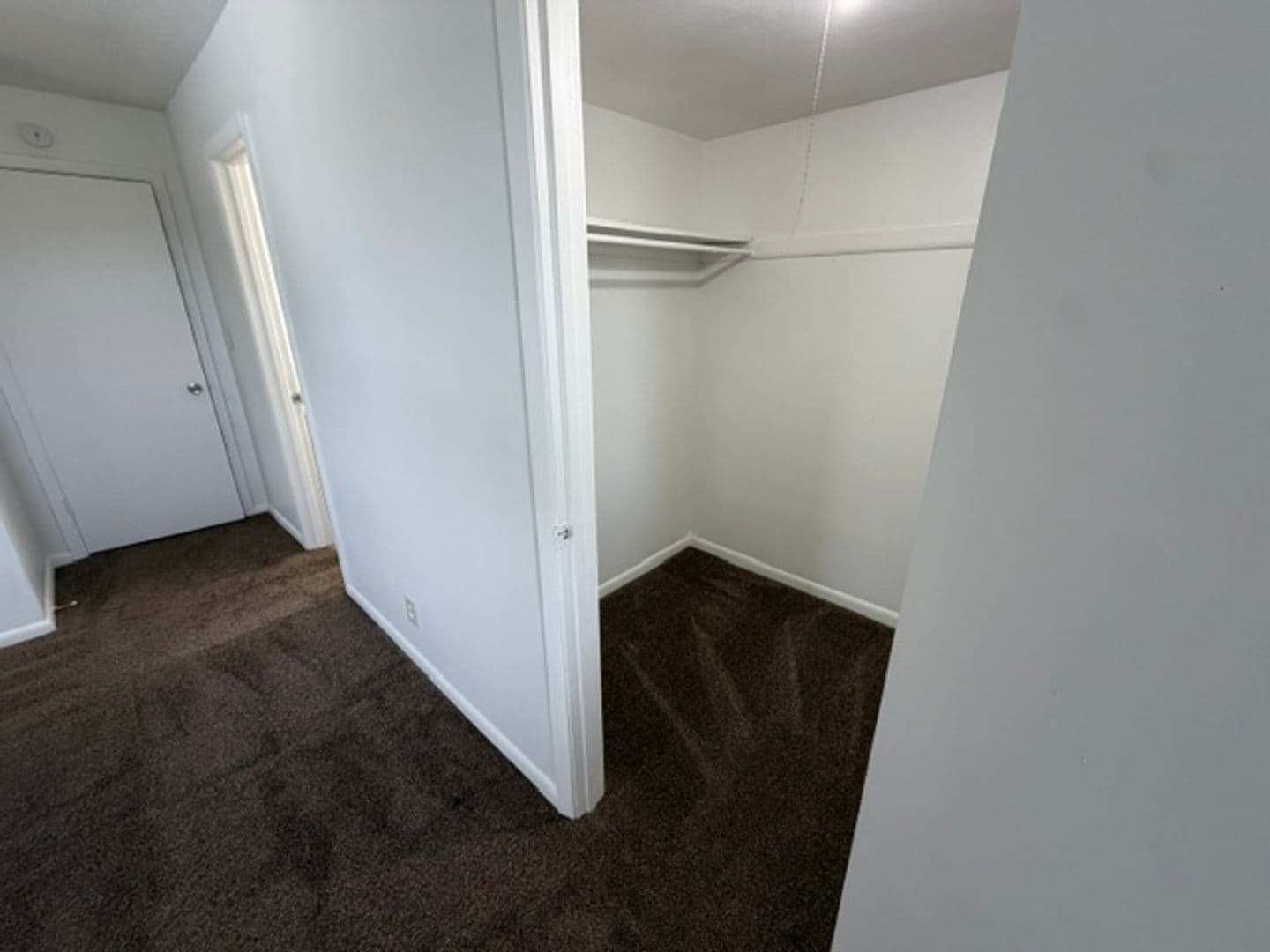 Leavenworth Apartment: 2101 Ottawa Street
