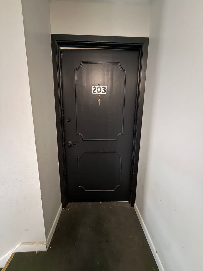 Leavenworth Apartment: 2101 Ottawa Street