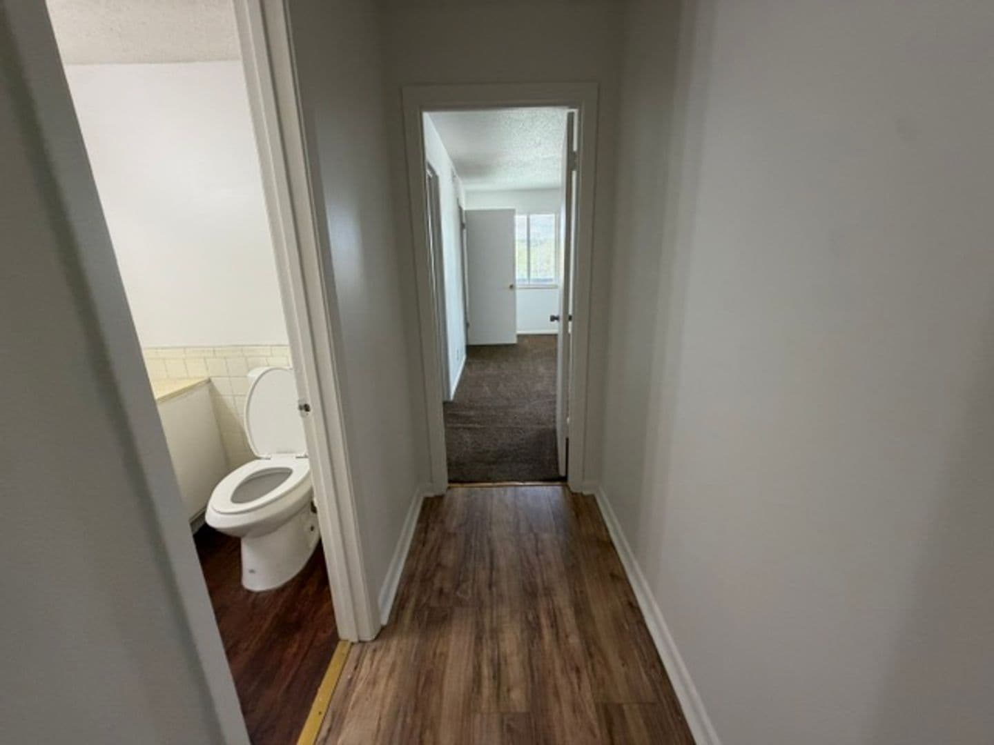 Leavenworth Apartment: 2101 Ottawa Street