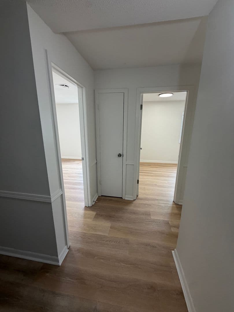Leavenworth Apartment: 2101 Ottawa Street
