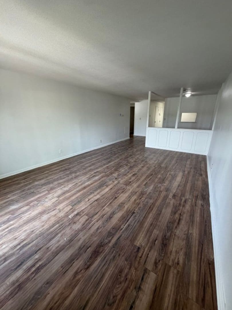 Leavenworth Apartment: 2101 Ottawa Street