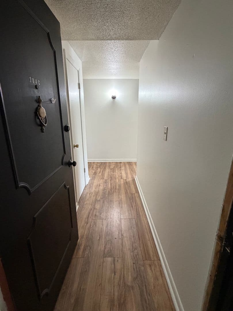 Leavenworth Apartment: 2101 Ottawa Street