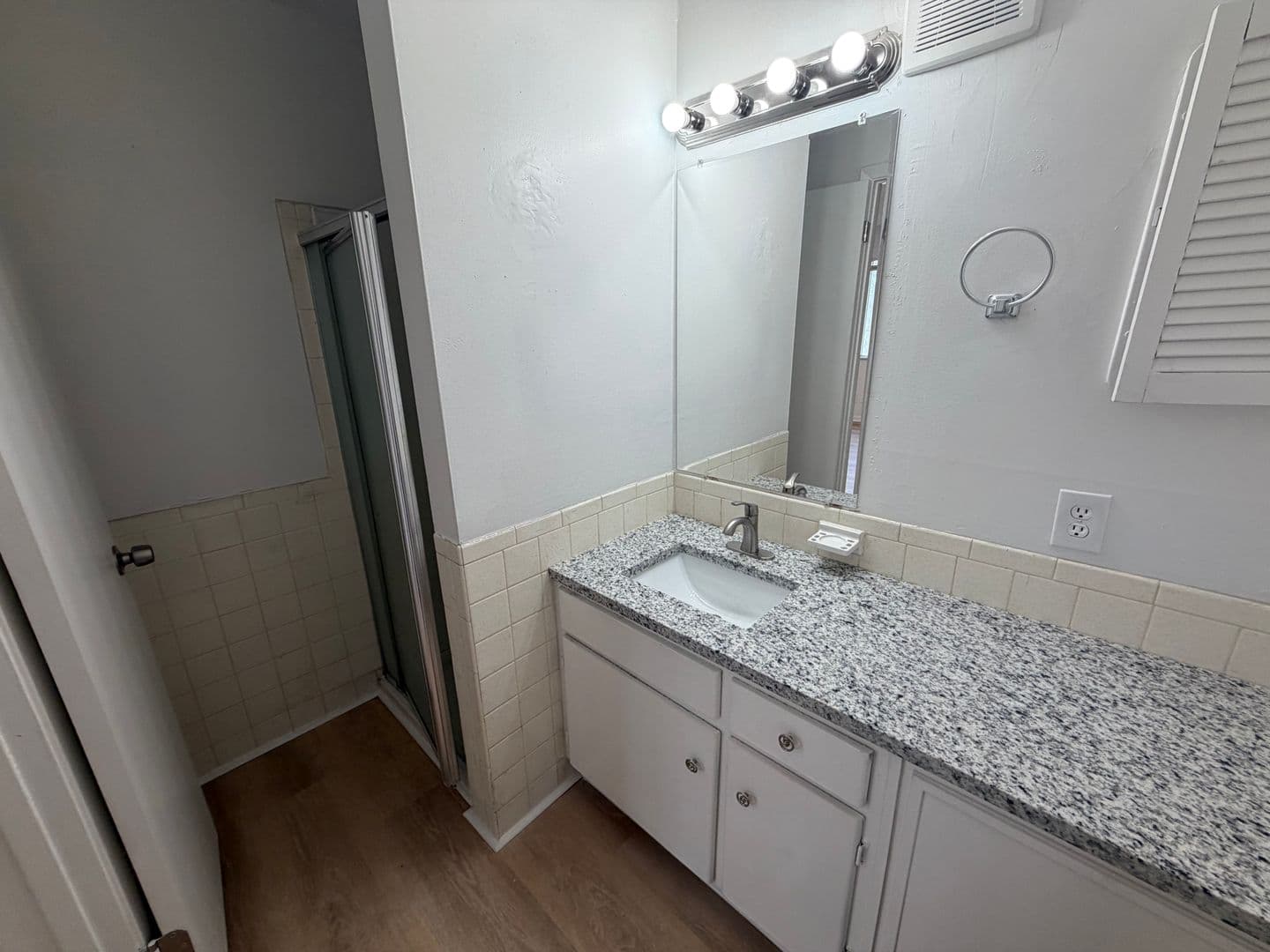Leavenworth Apartment: 2101 Ottawa Street