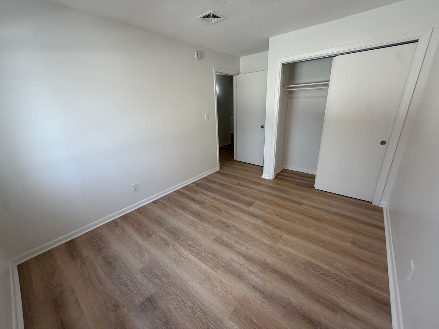 Leavenworth Apartment: 2101 Ottawa Street