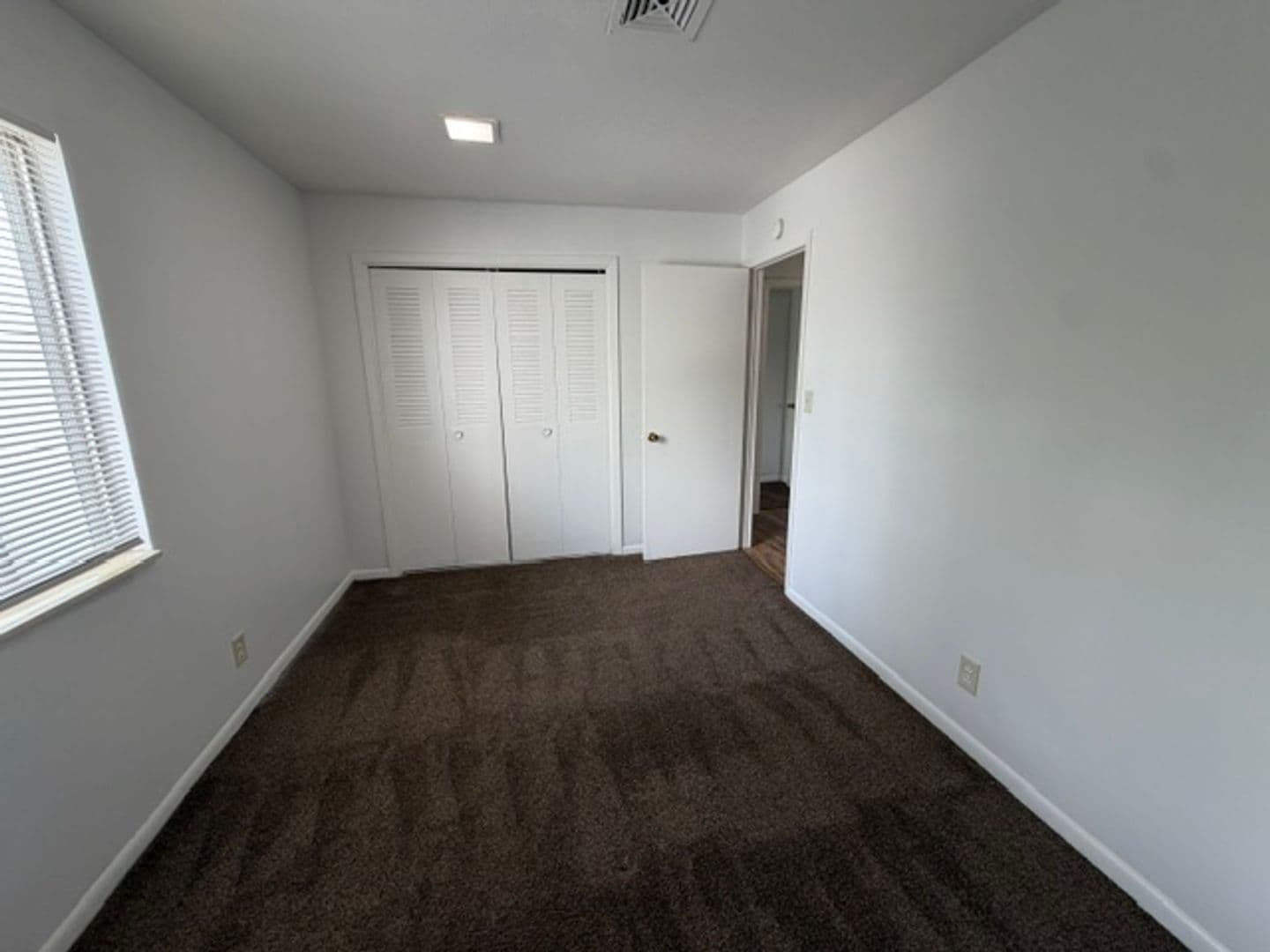 Leavenworth Apartment: 2101 Ottawa Street