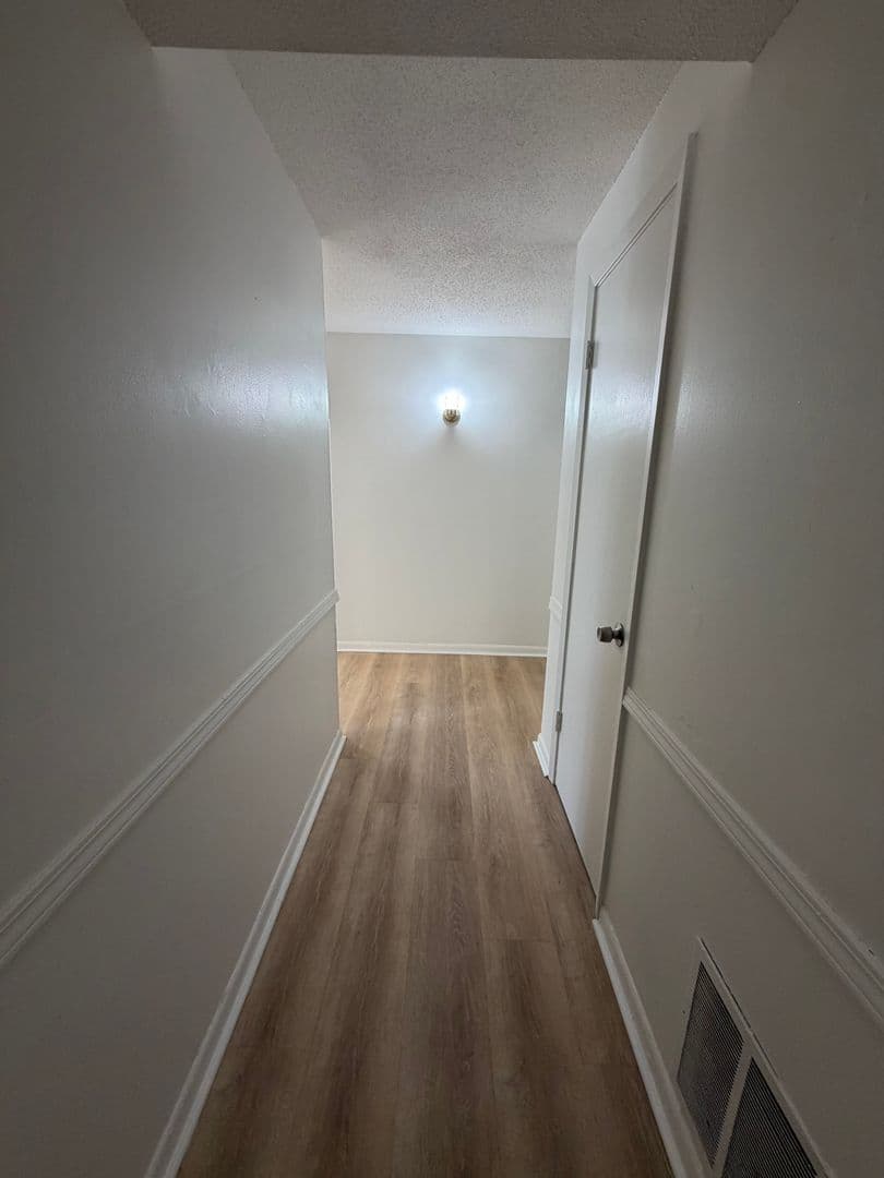 Leavenworth Apartment: 2101 Ottawa Street