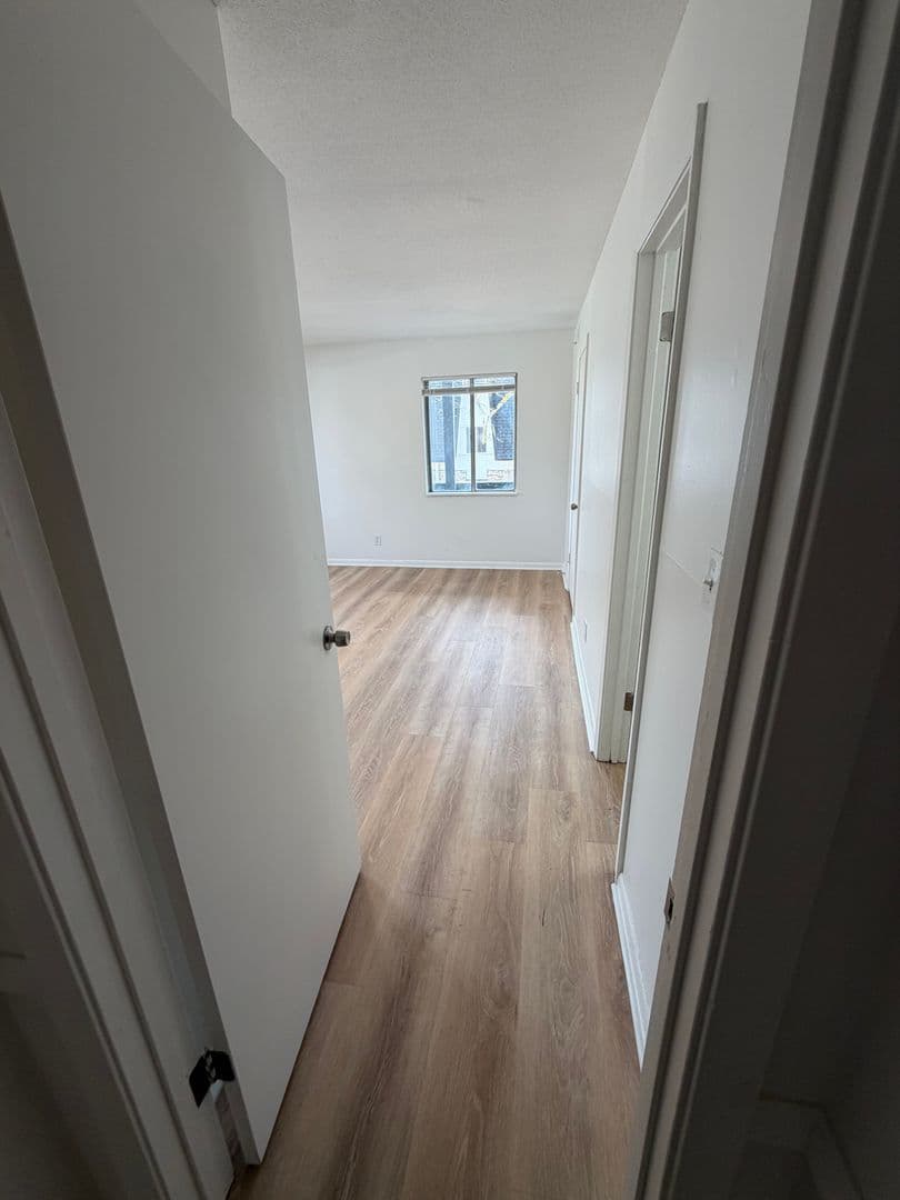 Leavenworth Apartment: 2101 Ottawa Street