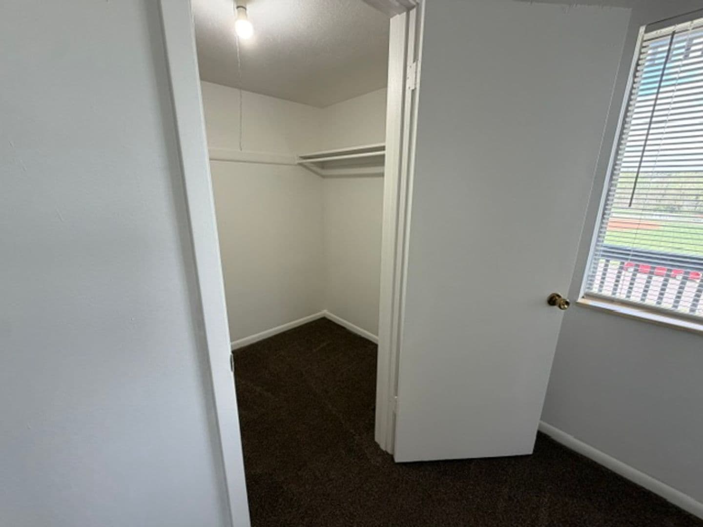 Leavenworth Apartment: 2101 Ottawa Street