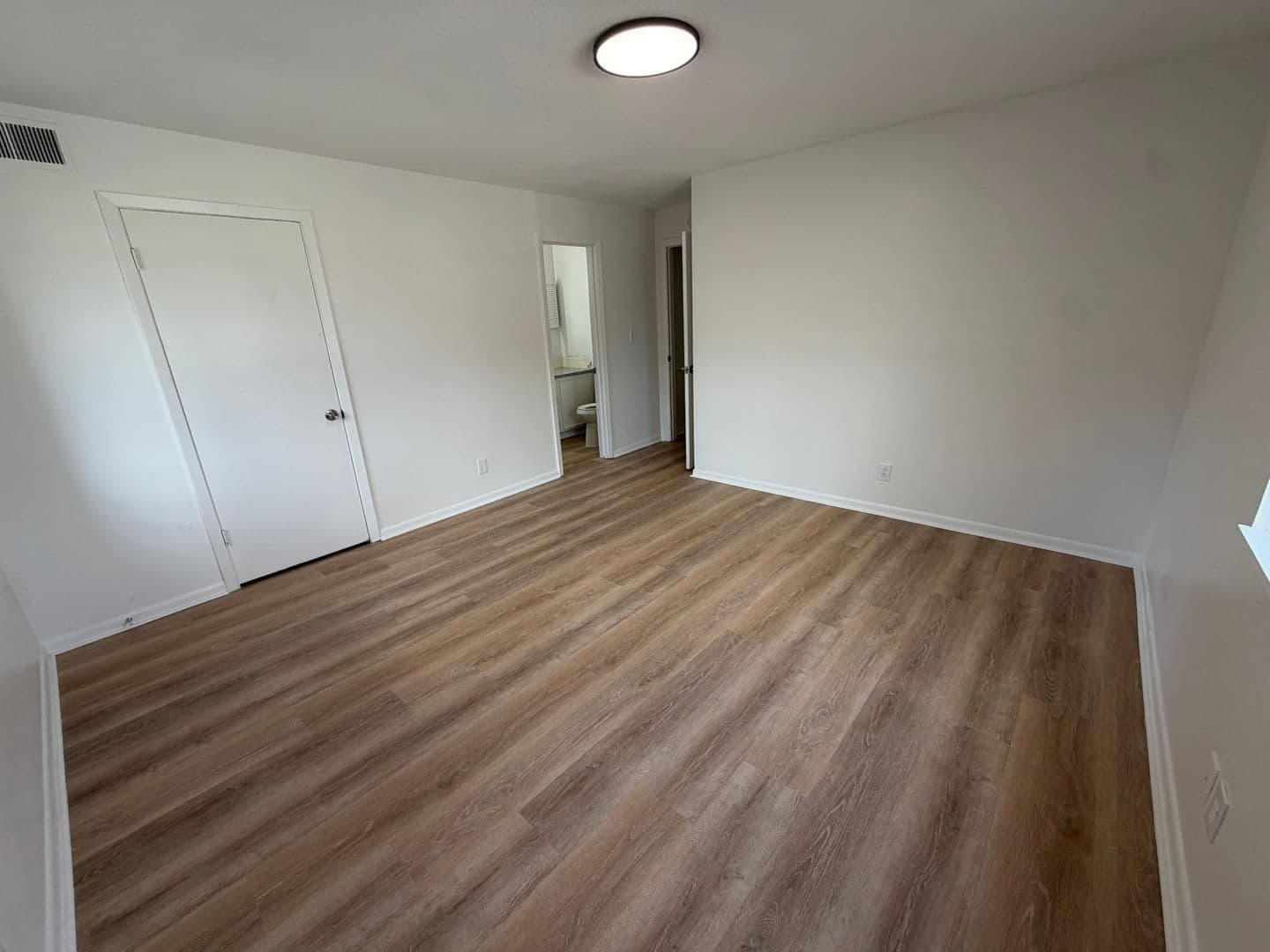 Leavenworth Apartment: 2101 Ottawa Street