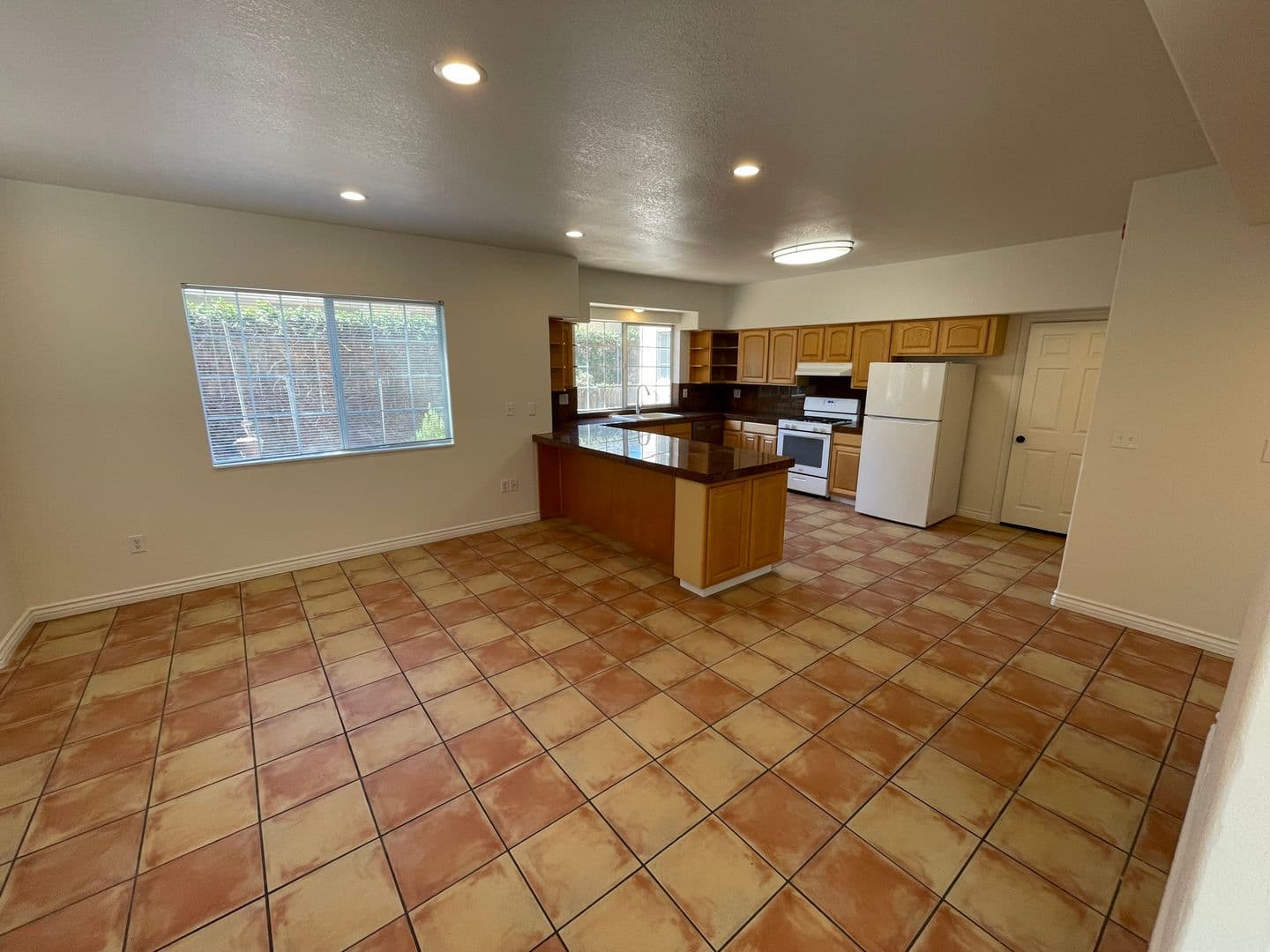 Santa Barbara House: 4527 Hollister Avenue