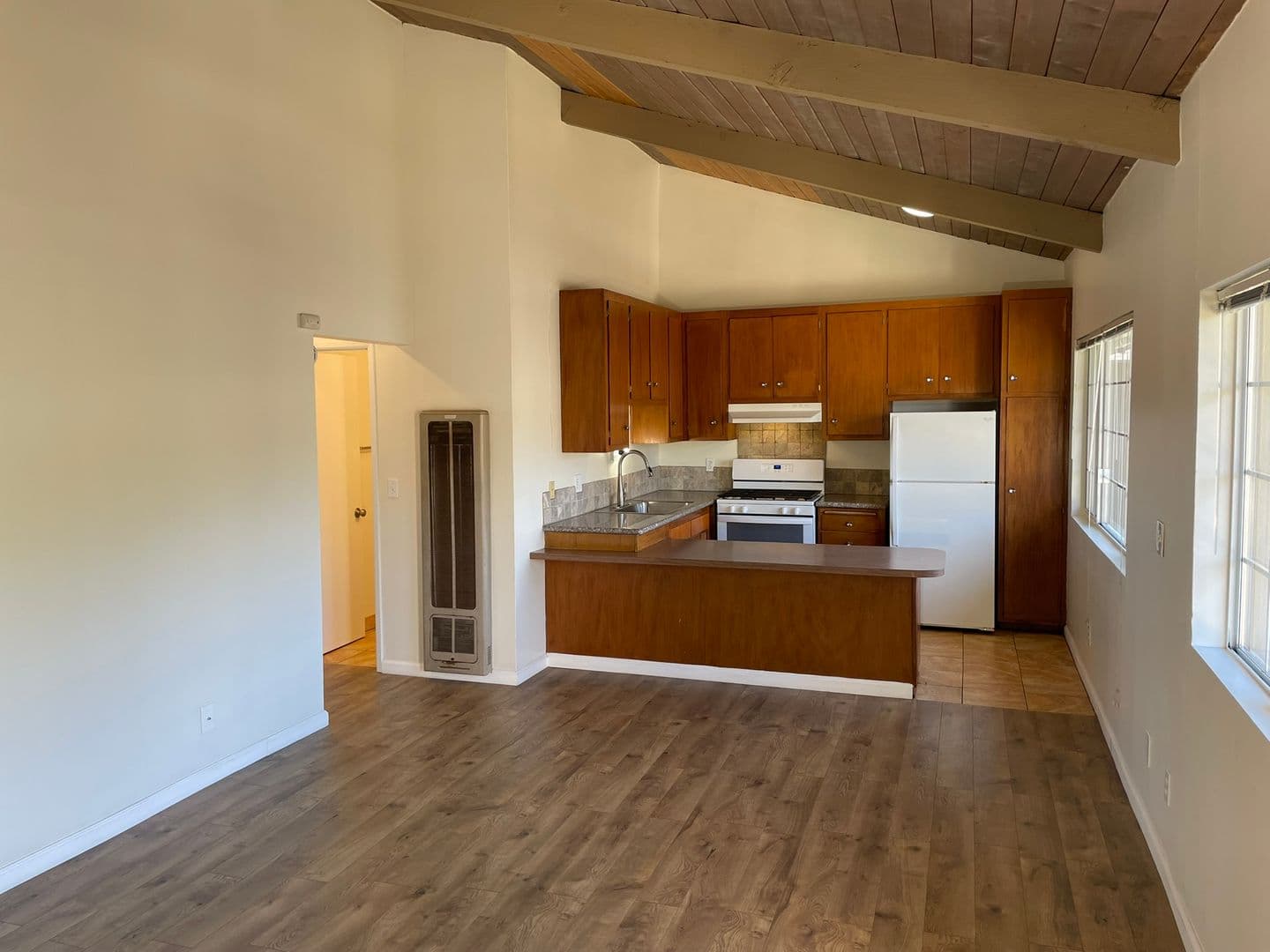 Santa Barbara Apartment: 4700 Dexter Drive