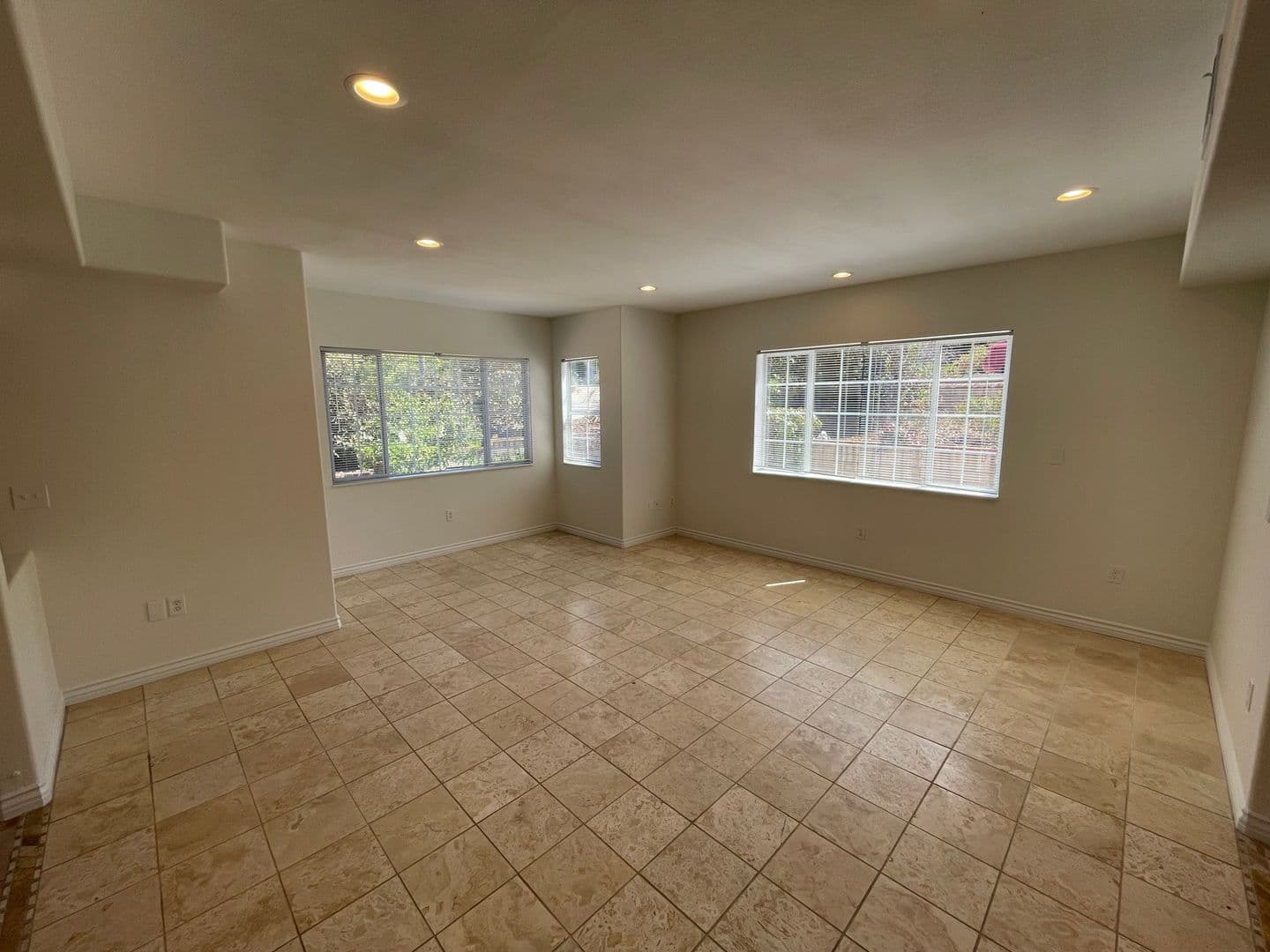 Santa Barbara House: 4527 Hollister Avenue