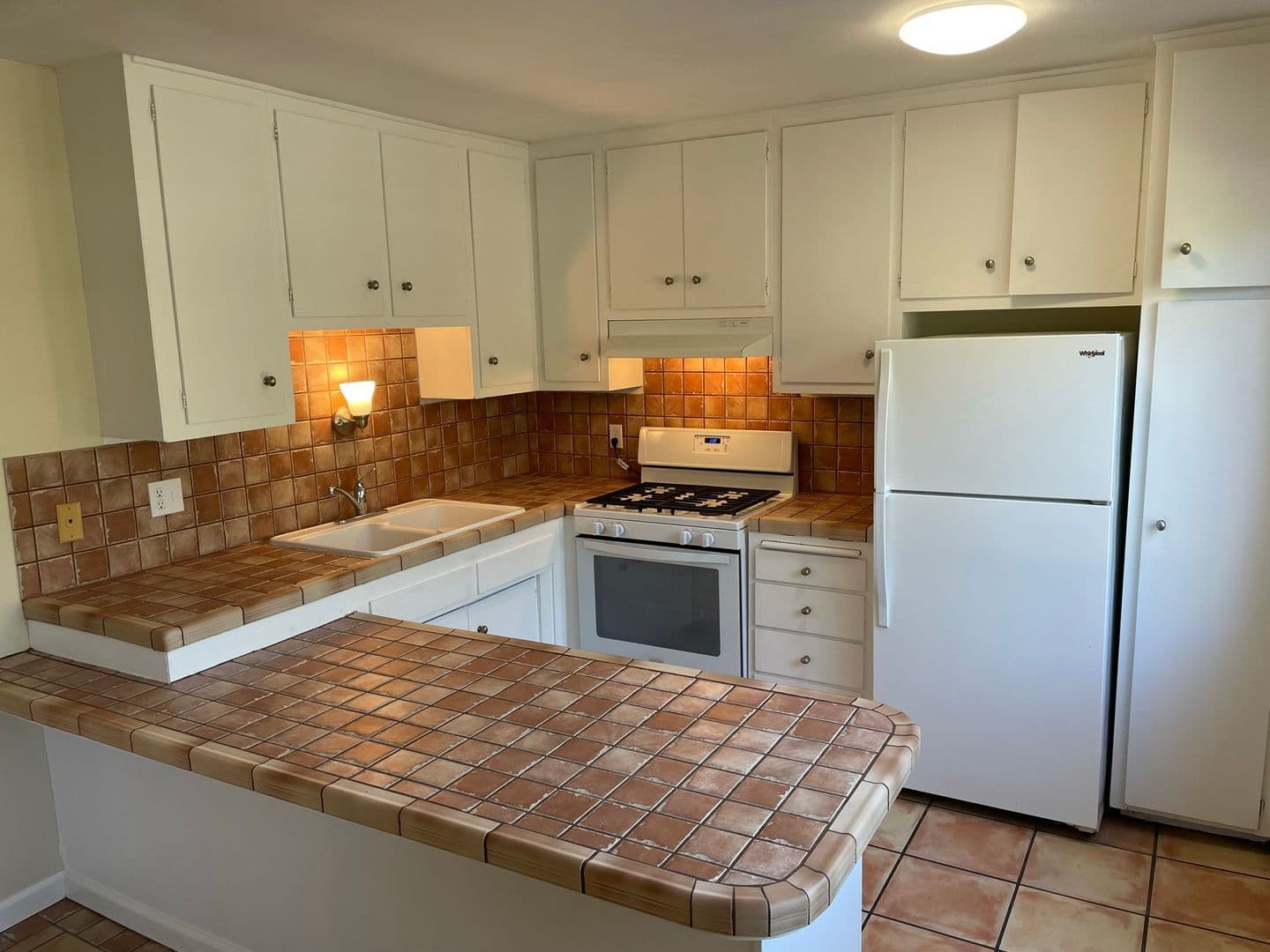 Santa Barbara Apartment: 4700 Dexter Drive