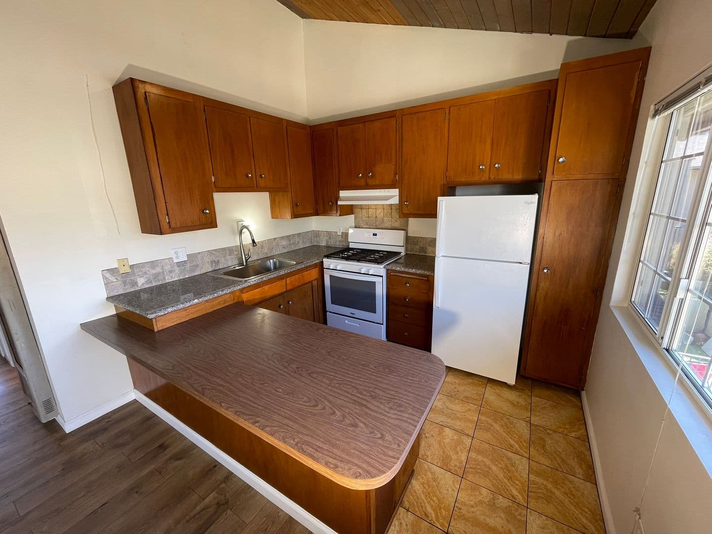 Santa Barbara Apartment: 4700 Dexter Drive