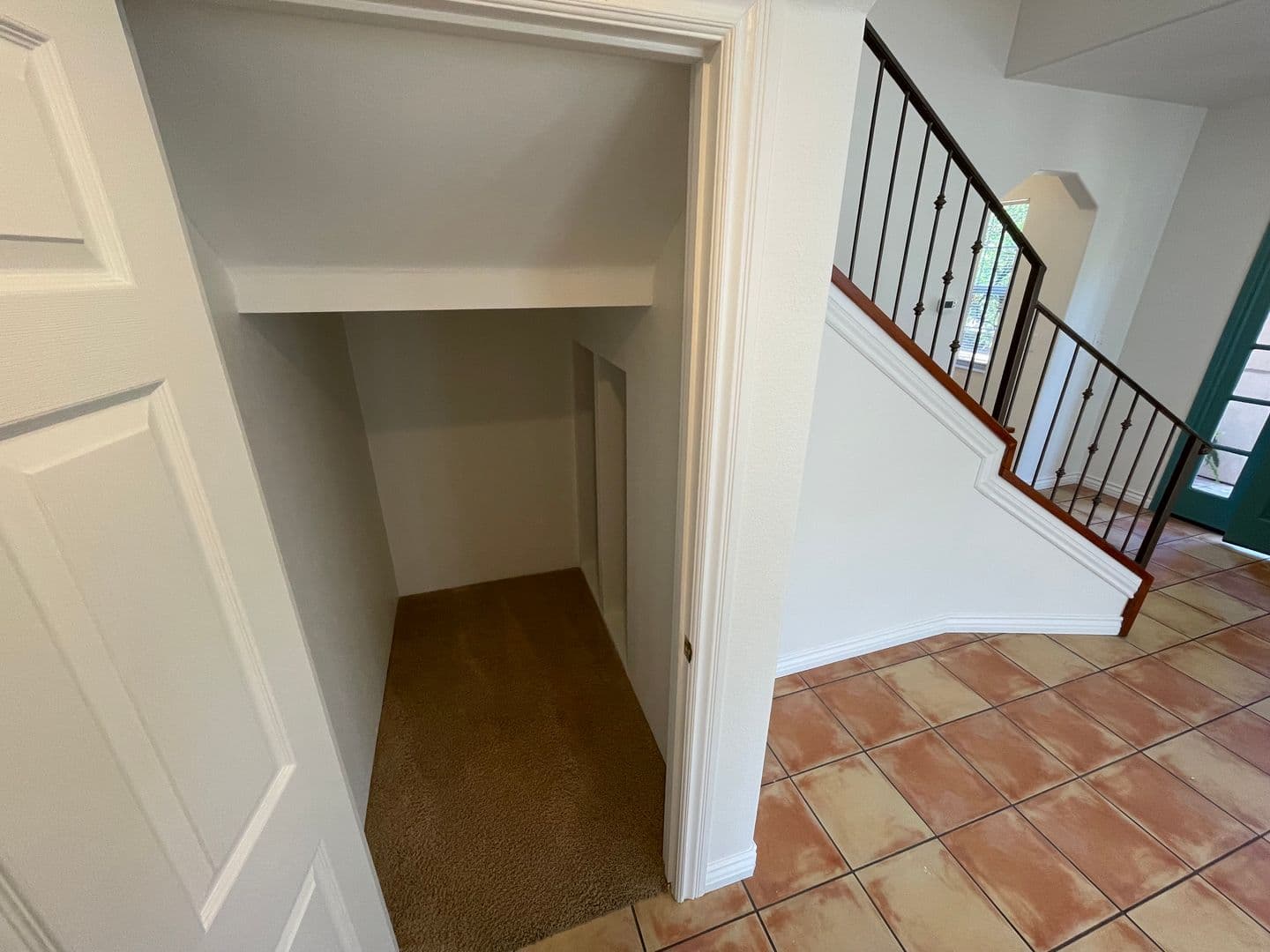 Santa Barbara House: 4527 Hollister Avenue