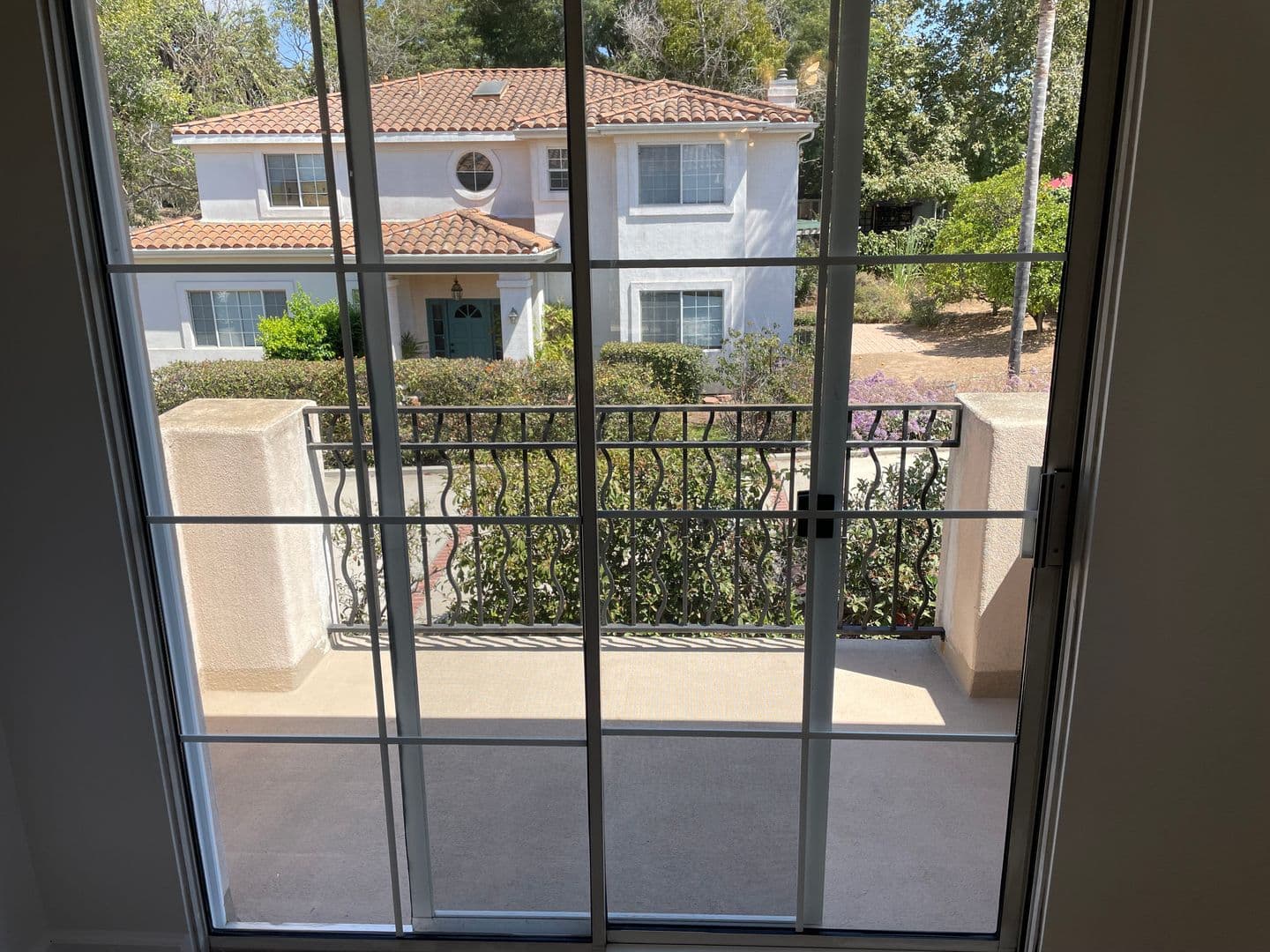 Santa Barbara House: 4527 Hollister Avenue