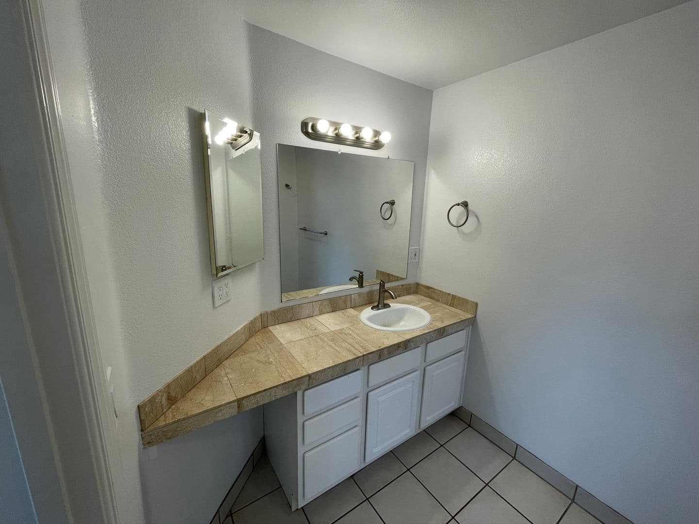 Santa Barbara House: 4527 Hollister Avenue
