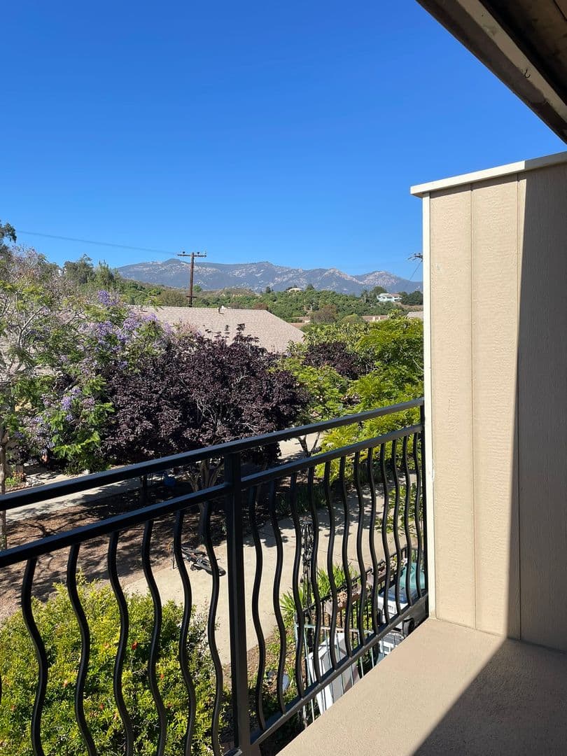 Santa Barbara Apartment: 4700 Dexter Drive