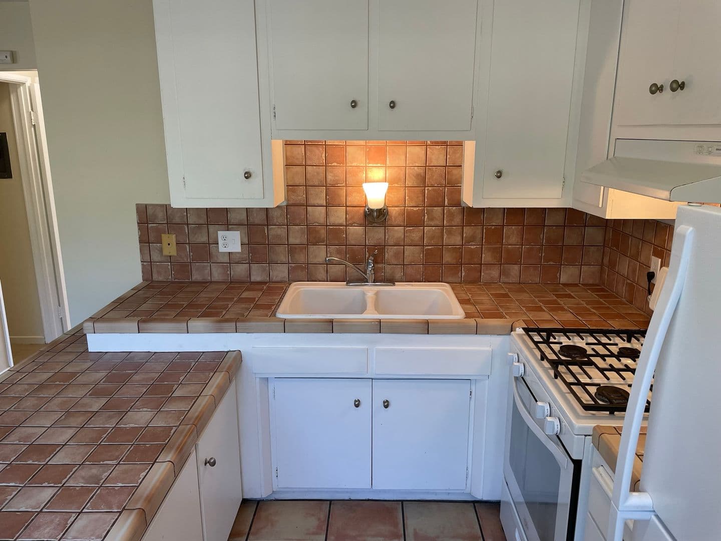 Santa Barbara Apartment: 4700 Dexter Drive