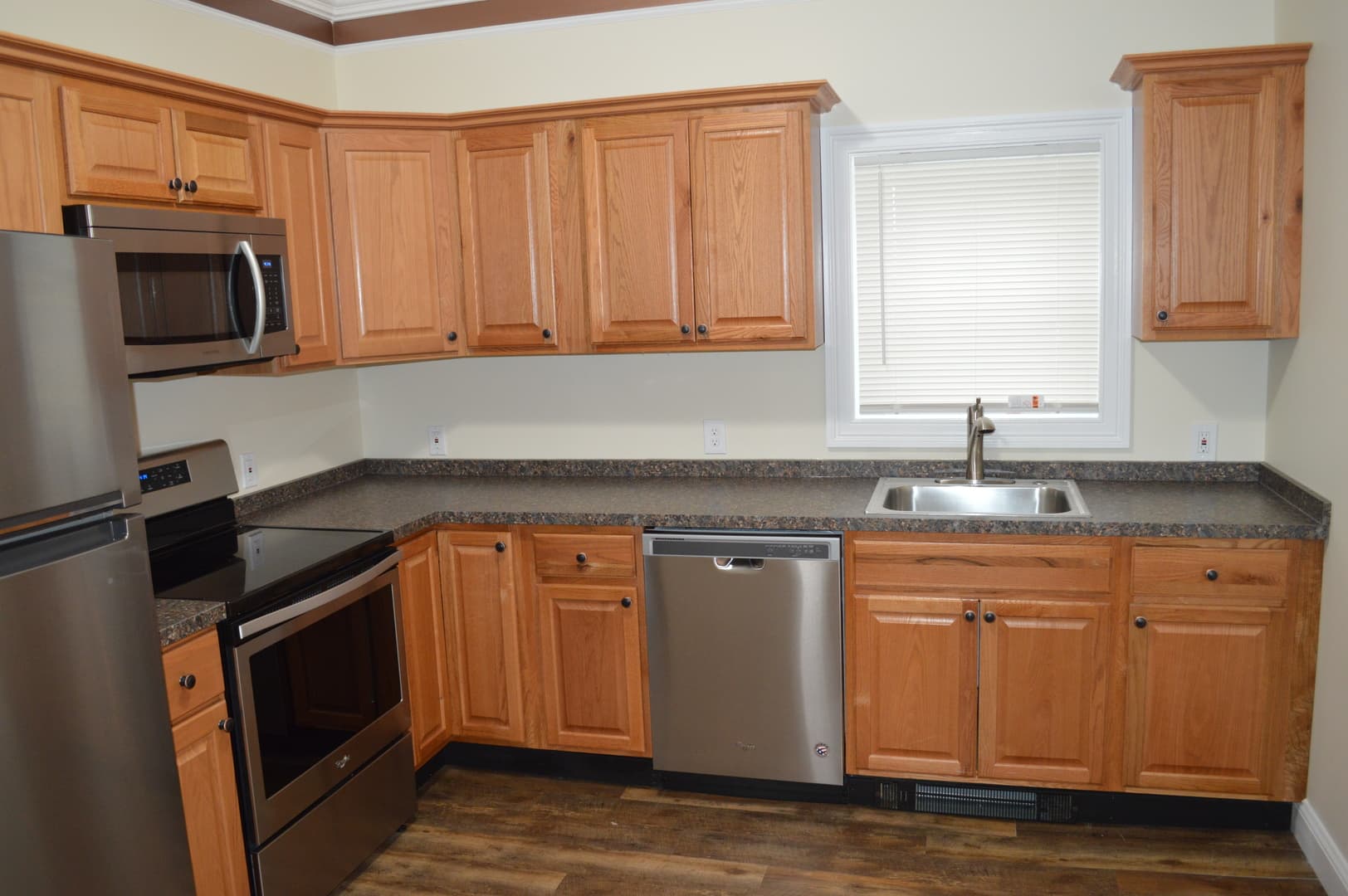Danbury Apartment: 2 Cottage St