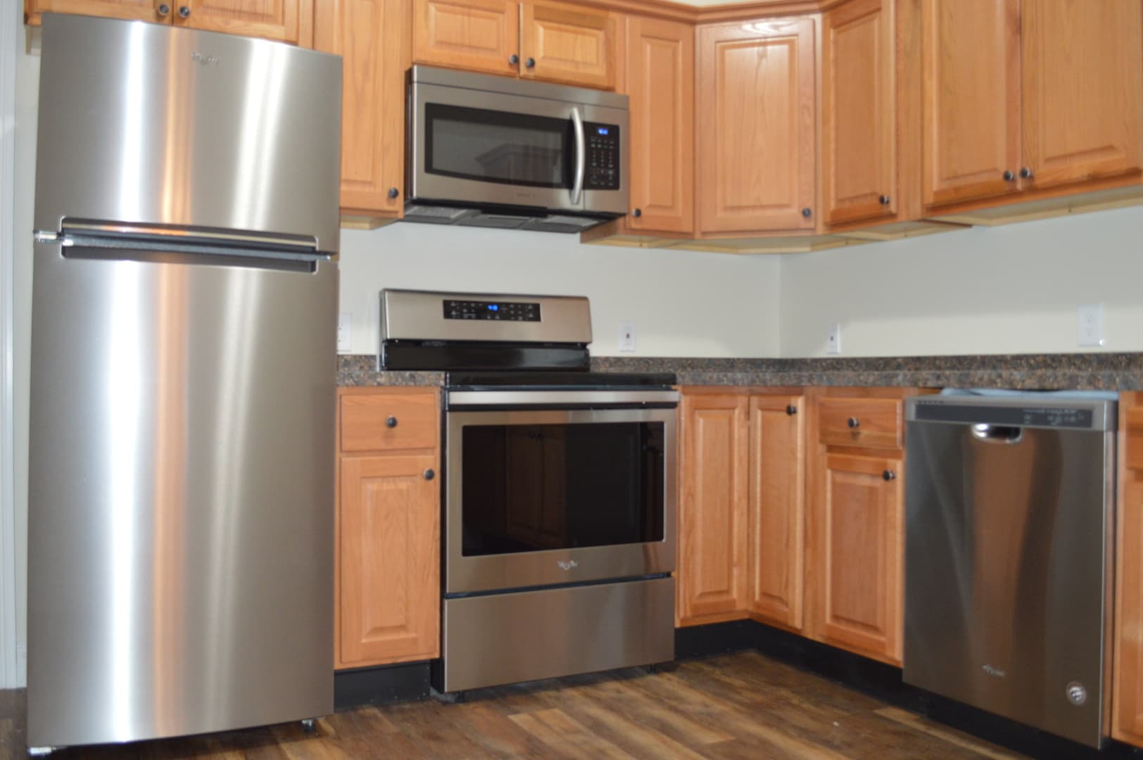 Danbury Apartment: 2 Cottage St