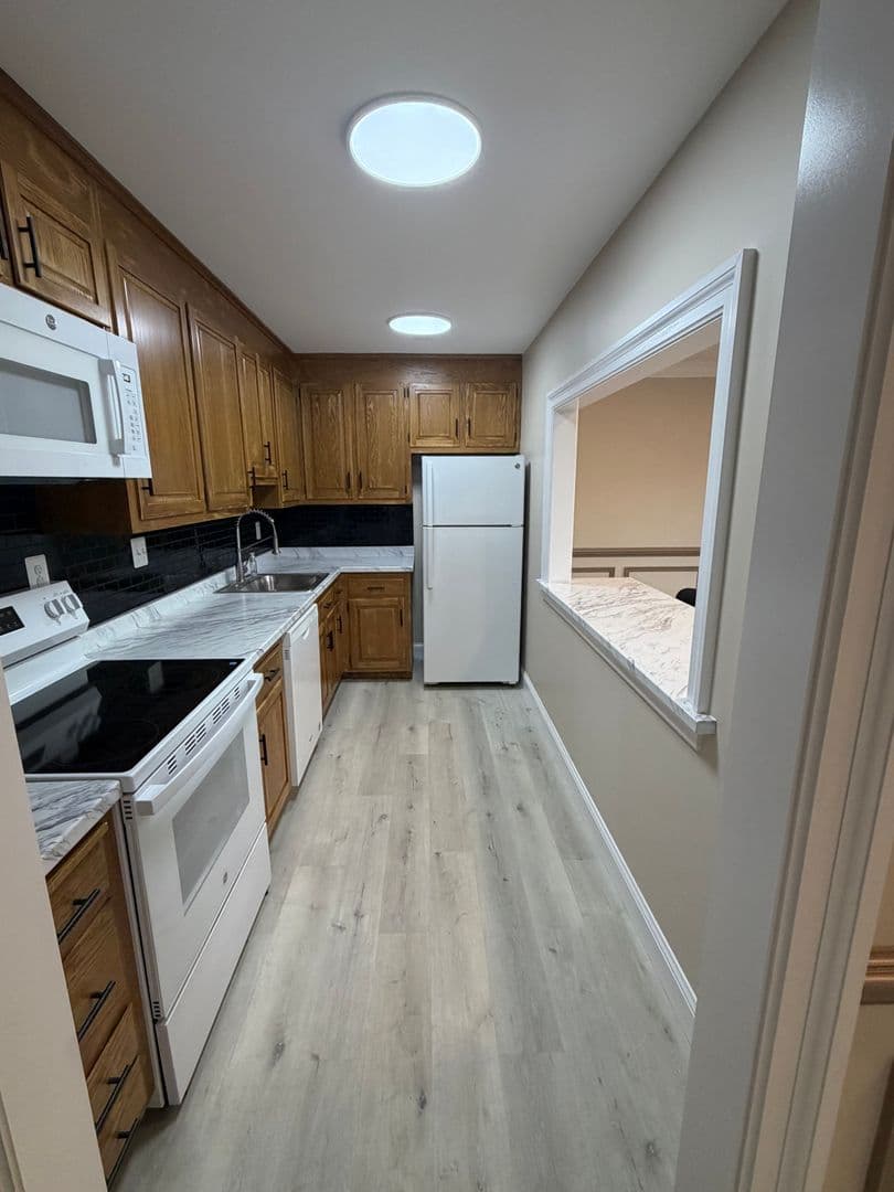 Danbury Apartment: 6 South Street