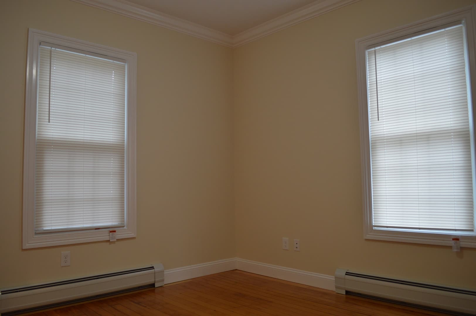 Danbury Apartment: 2 Cottage St
