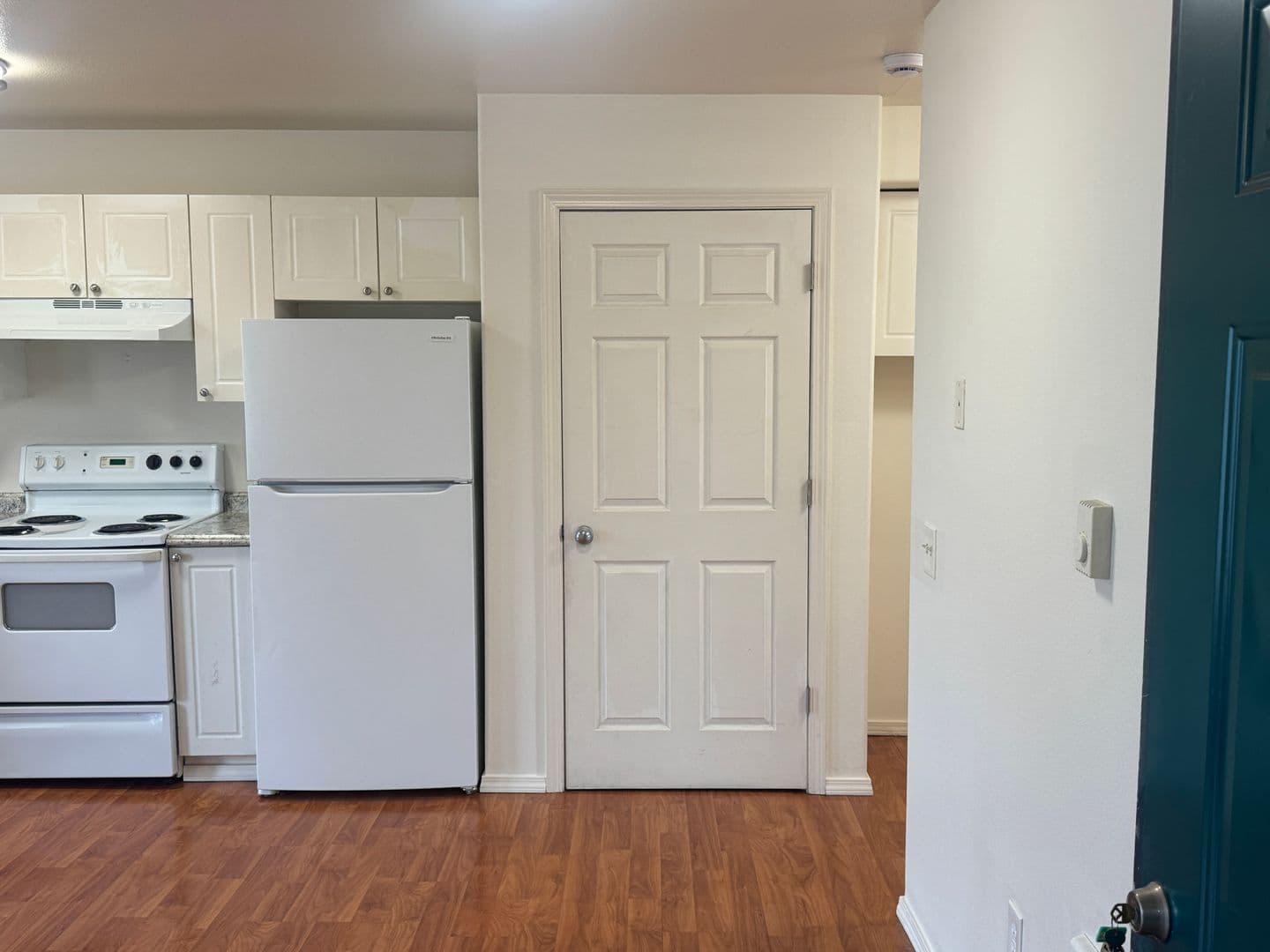 Portland Apartment: 768 SE 193rd Ave
