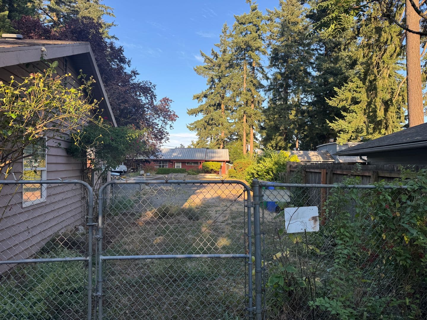 Portland House: 621 SE 136th Ave