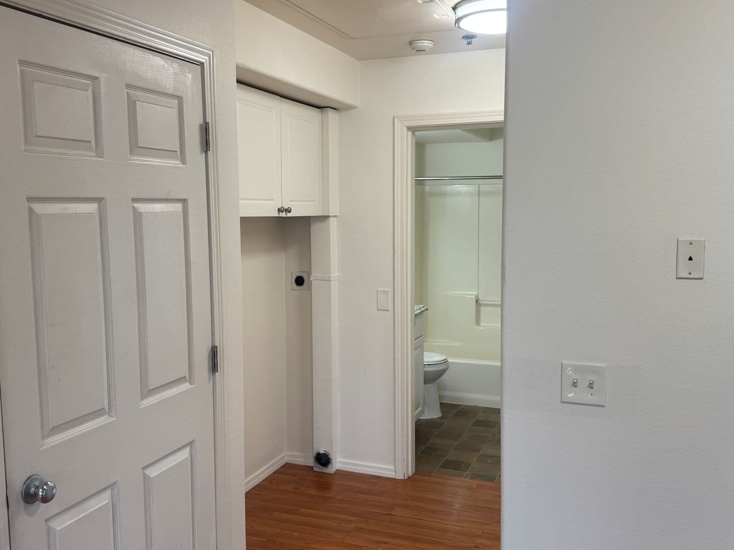 Portland Apartment: 768 SE 193rd Ave