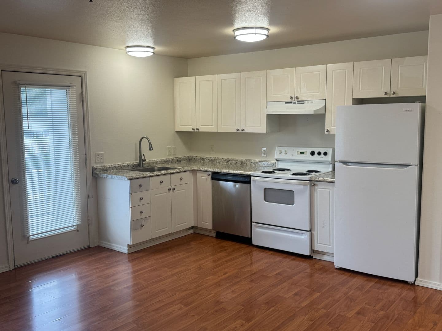 Portland Apartment: 768 SE 193rd Ave