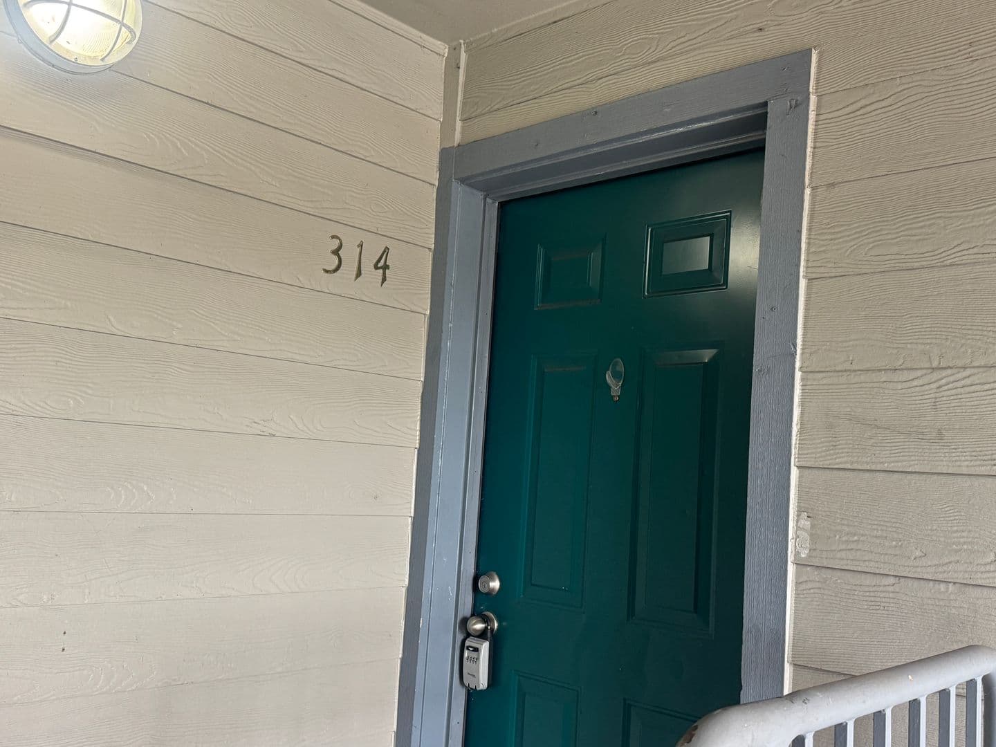 Portland Apartment: 768 SE 193rd Ave