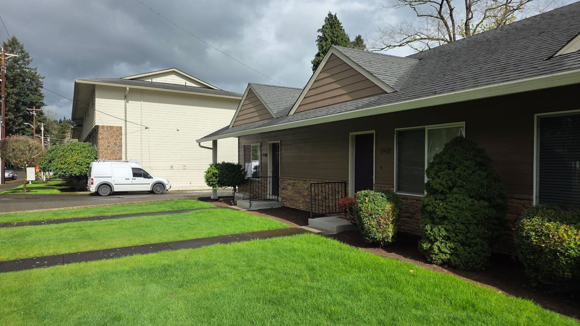 Camas Apartment: 1022 East 1st Ave