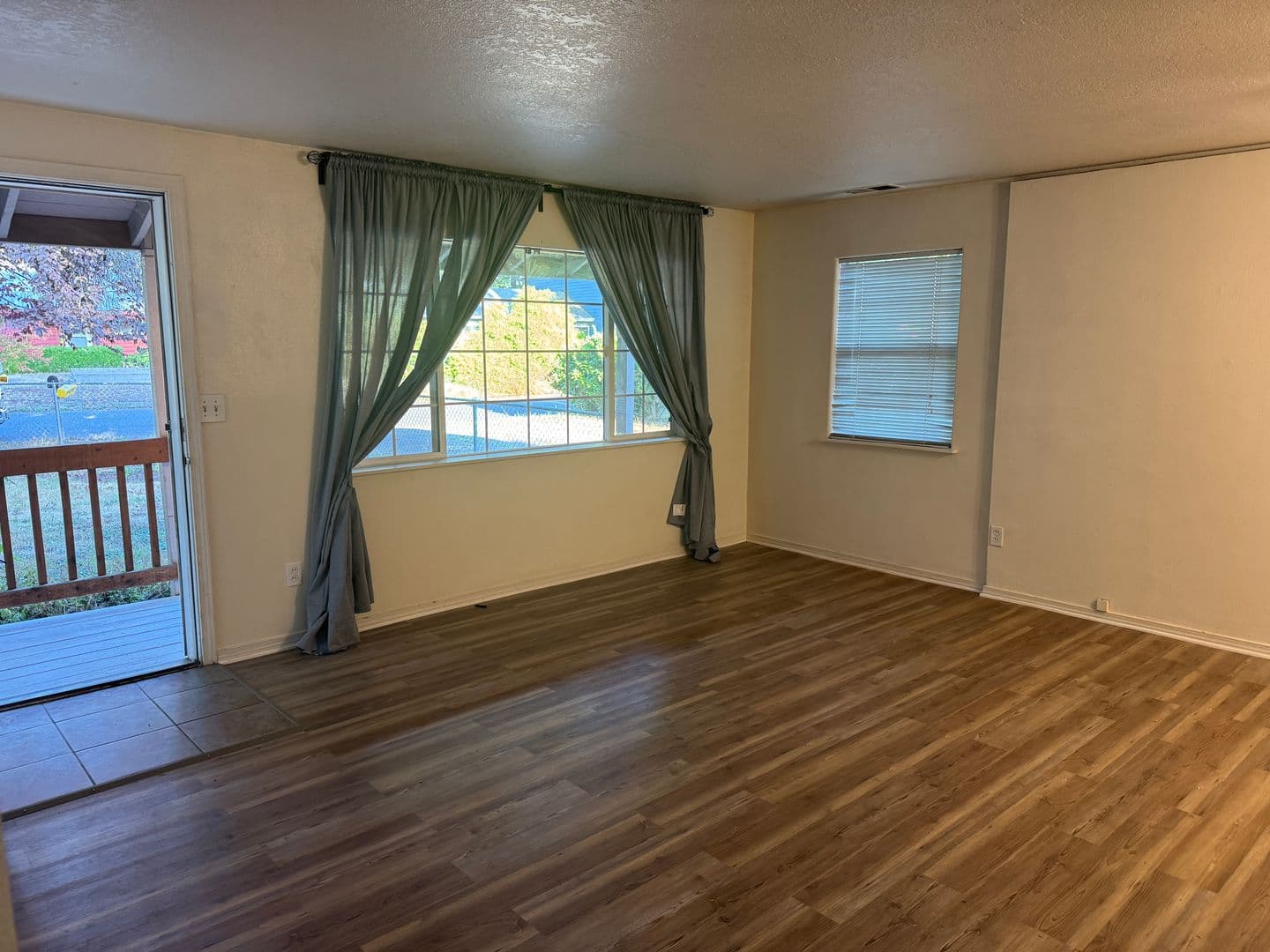 Portland House: 621 SE 136th Ave
