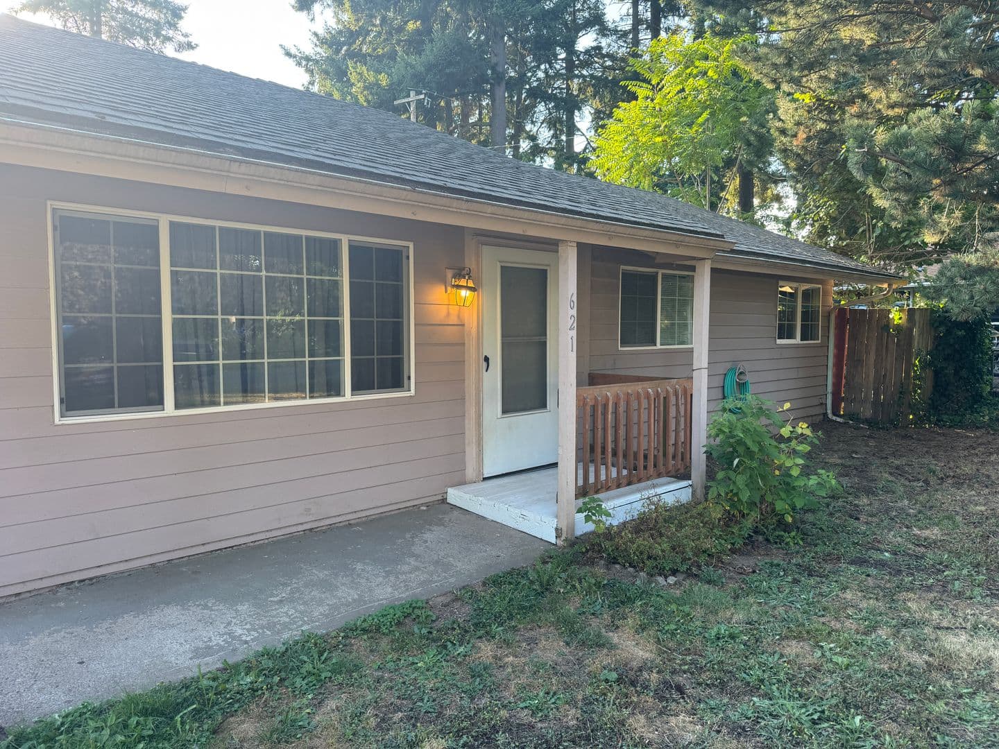 Portland House: 621 SE 136th Ave