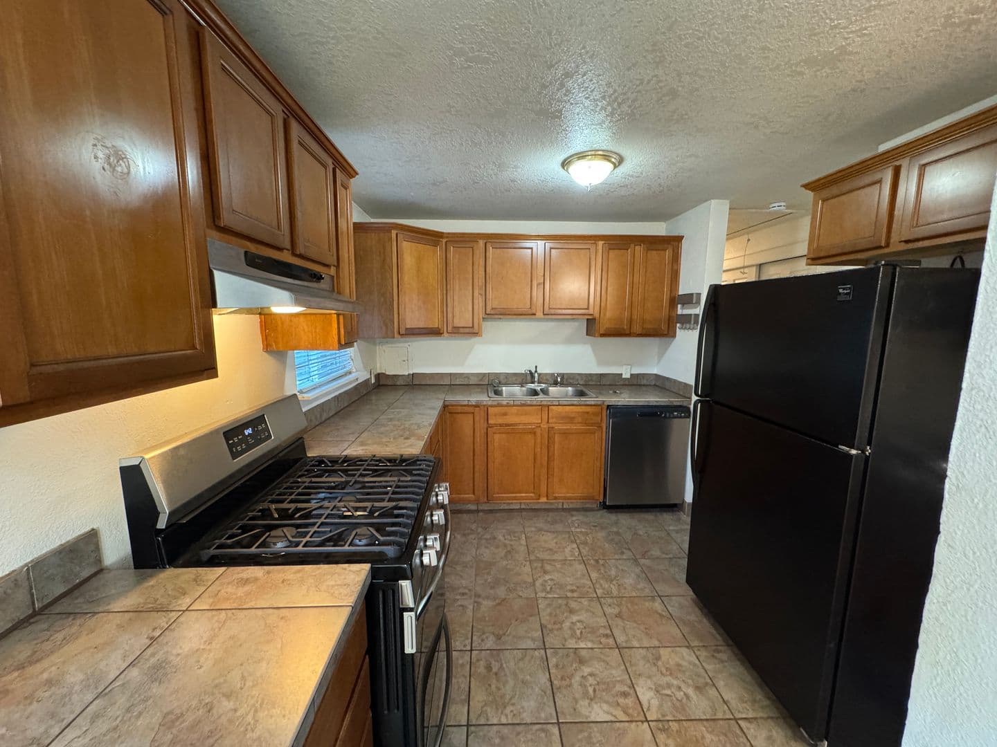 Portland House: 621 SE 136th Ave