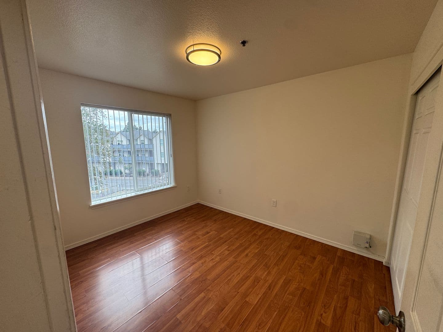 Portland Apartment: 768 SE 193rd Ave