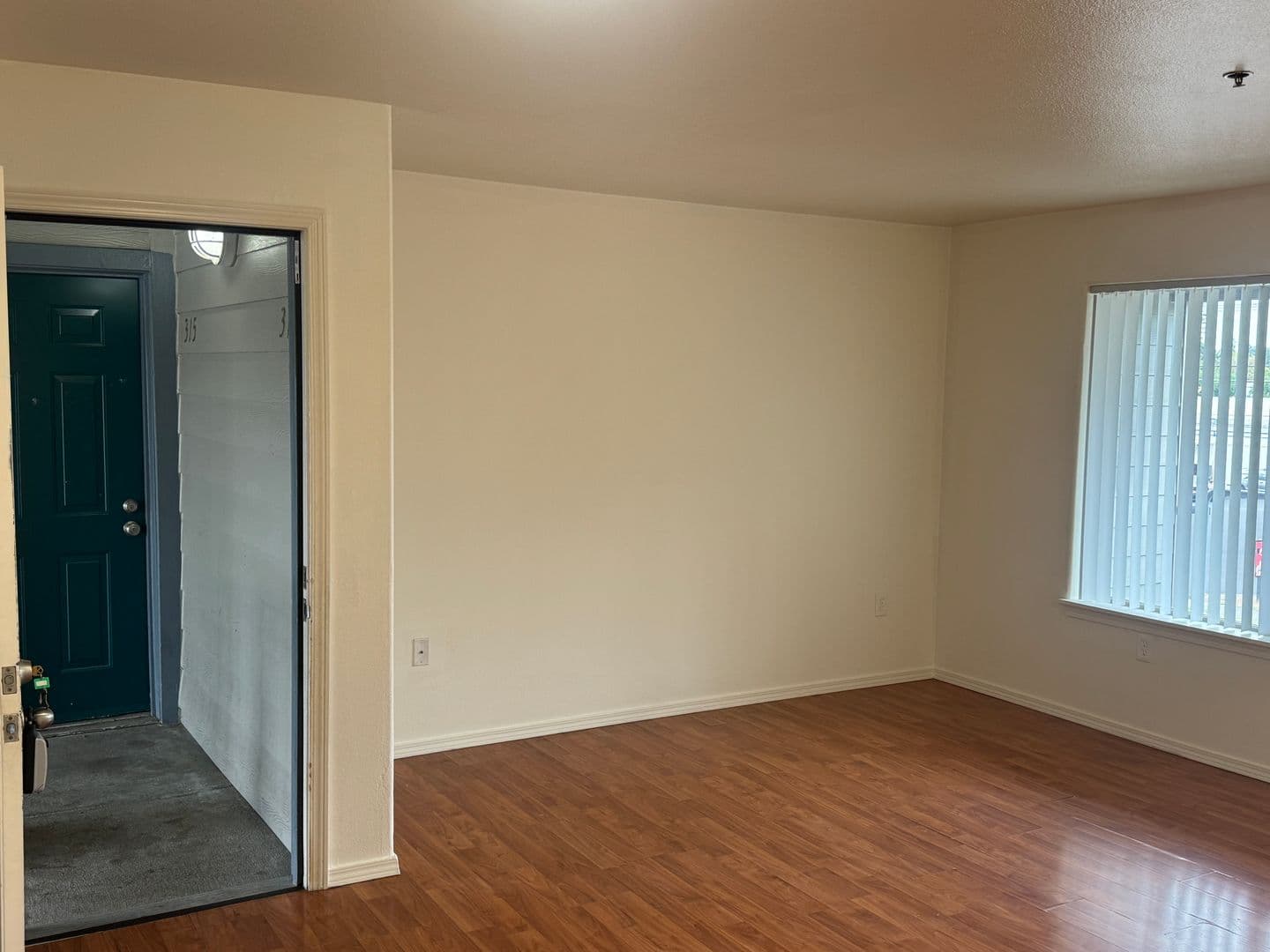 Portland Apartment: 768 SE 193rd Ave