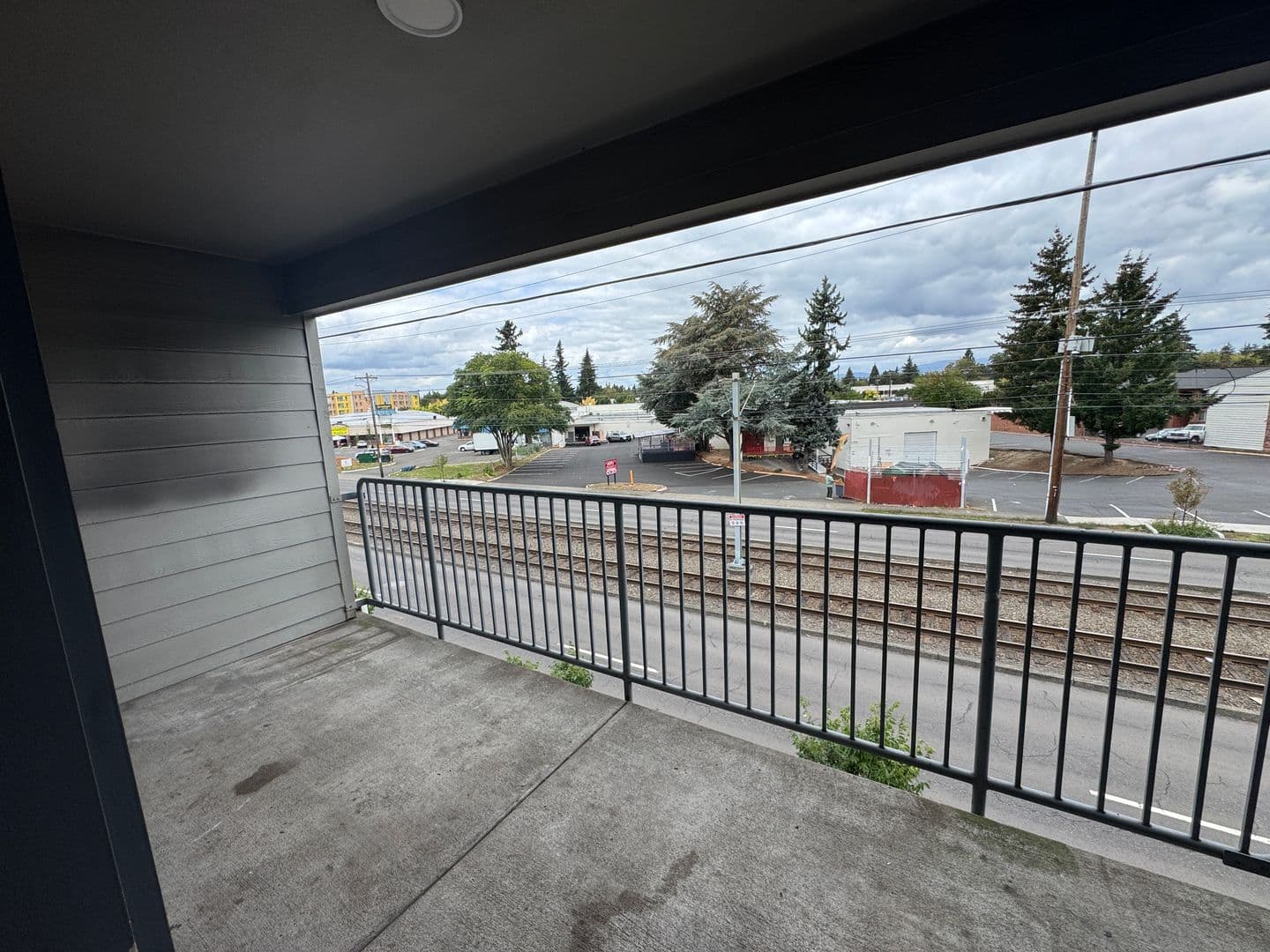 Portland Apartment: 768 SE 193rd Ave