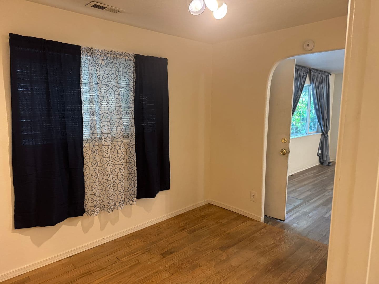 Portland House: 621 SE 136th Ave