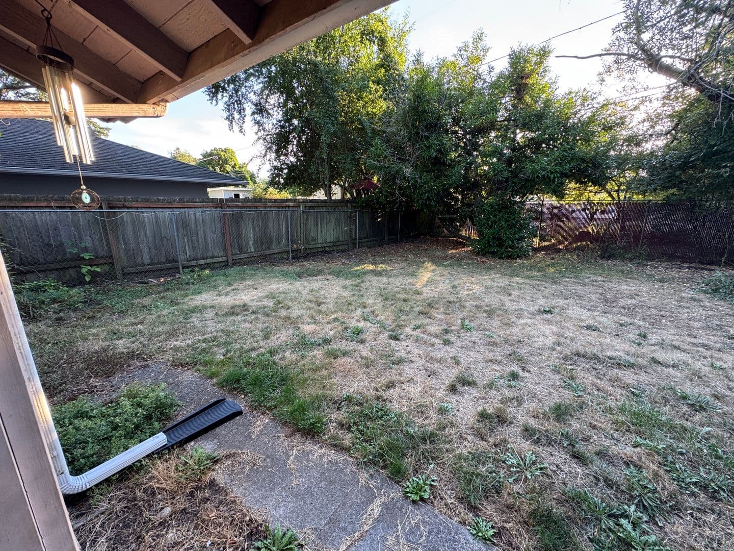 Portland House: 621 SE 136th Ave