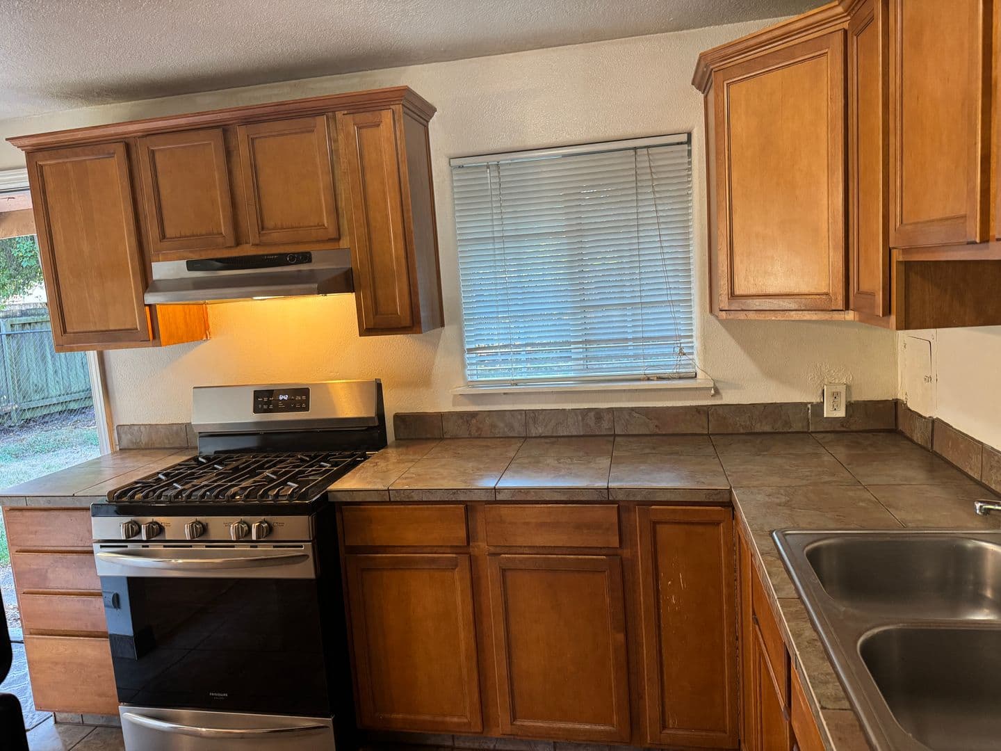 Portland House: 621 SE 136th Ave