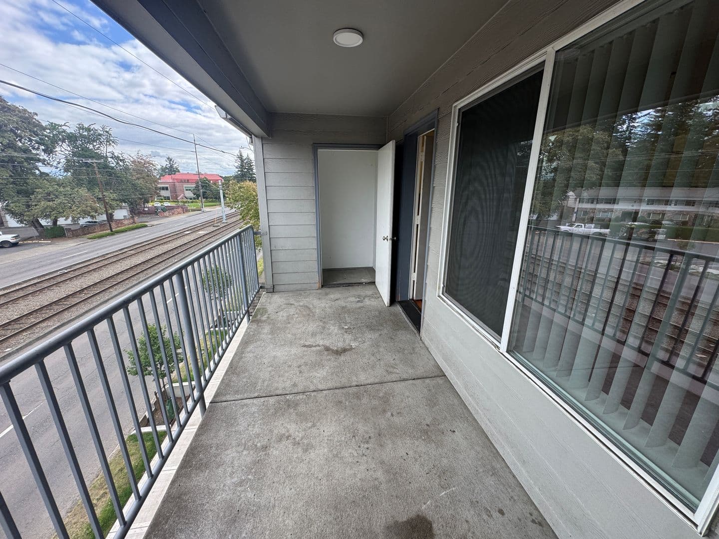 Portland Apartment: 768 SE 193rd Ave