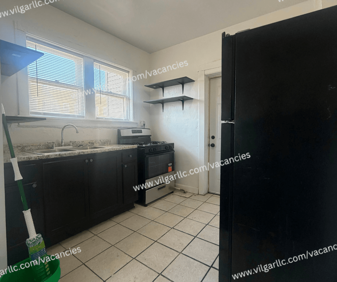 Gary Apartment: 1514 W 5th Ave