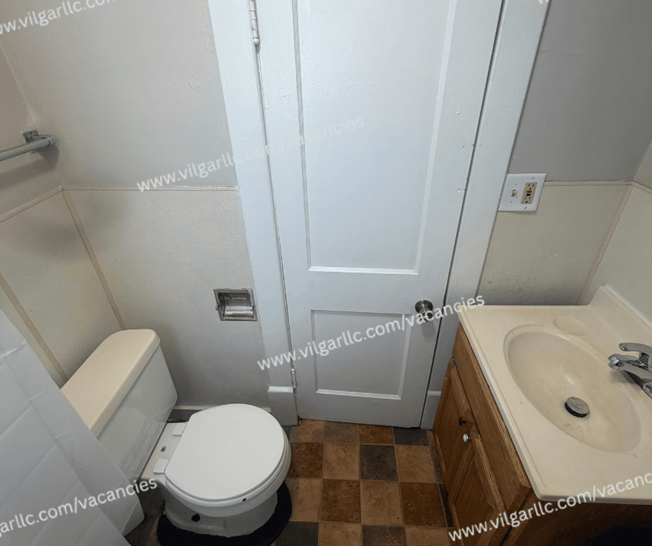 Gary Apartment: 1126 Rutledge St.
