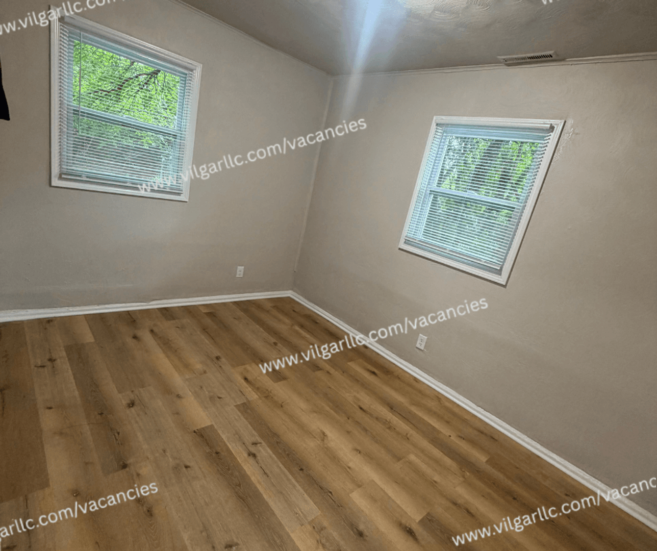 Gary House: 260 Van Buren St
