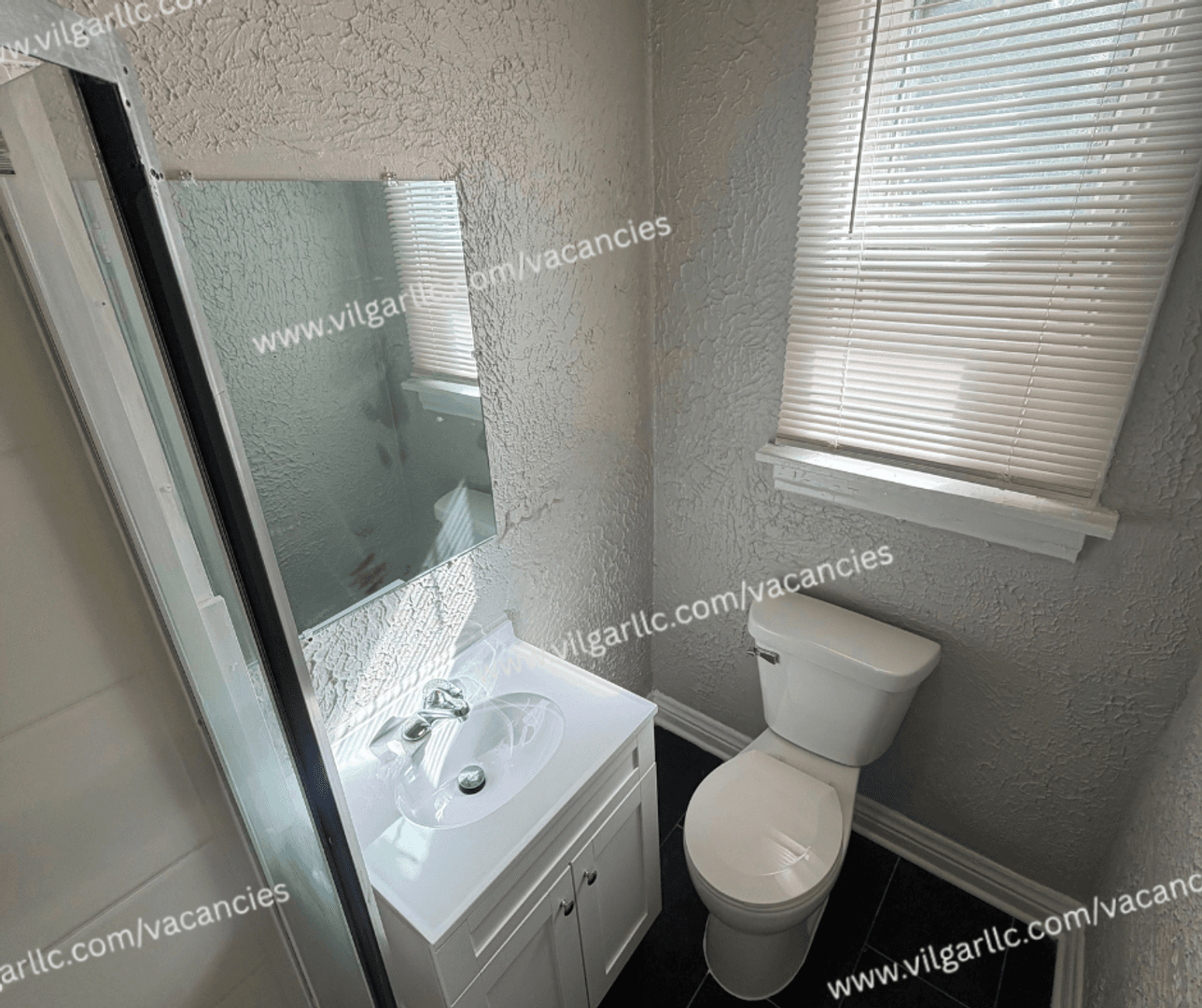 East Chicago Apartment: 3940 Deodar St