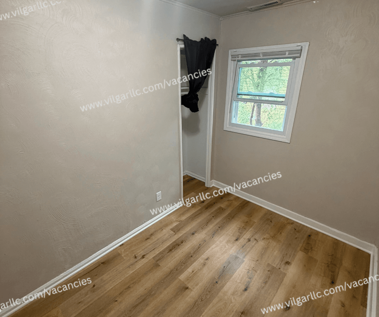 Gary House: 260 Van Buren St