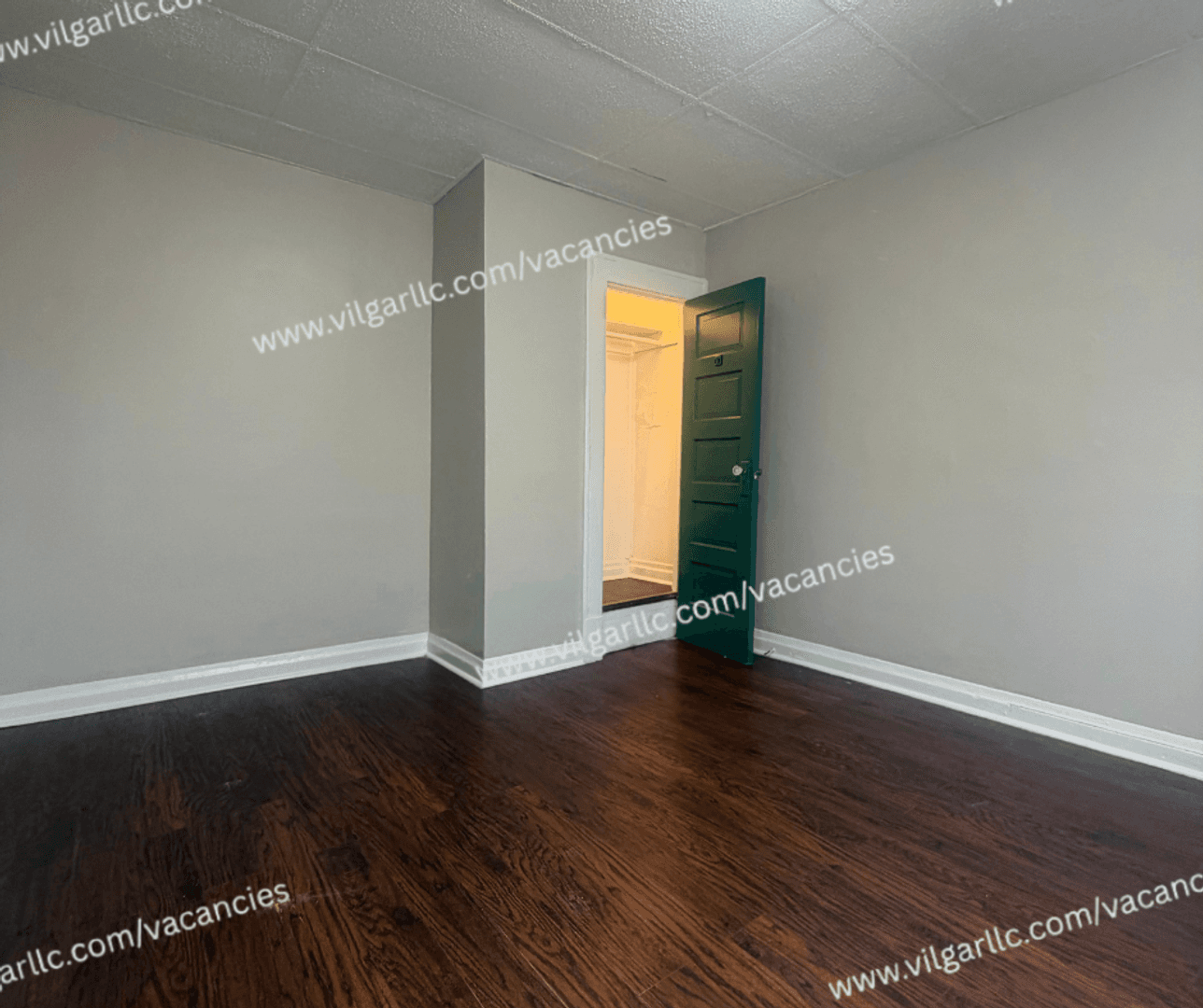 Hammond Apartment: 4403 Towle