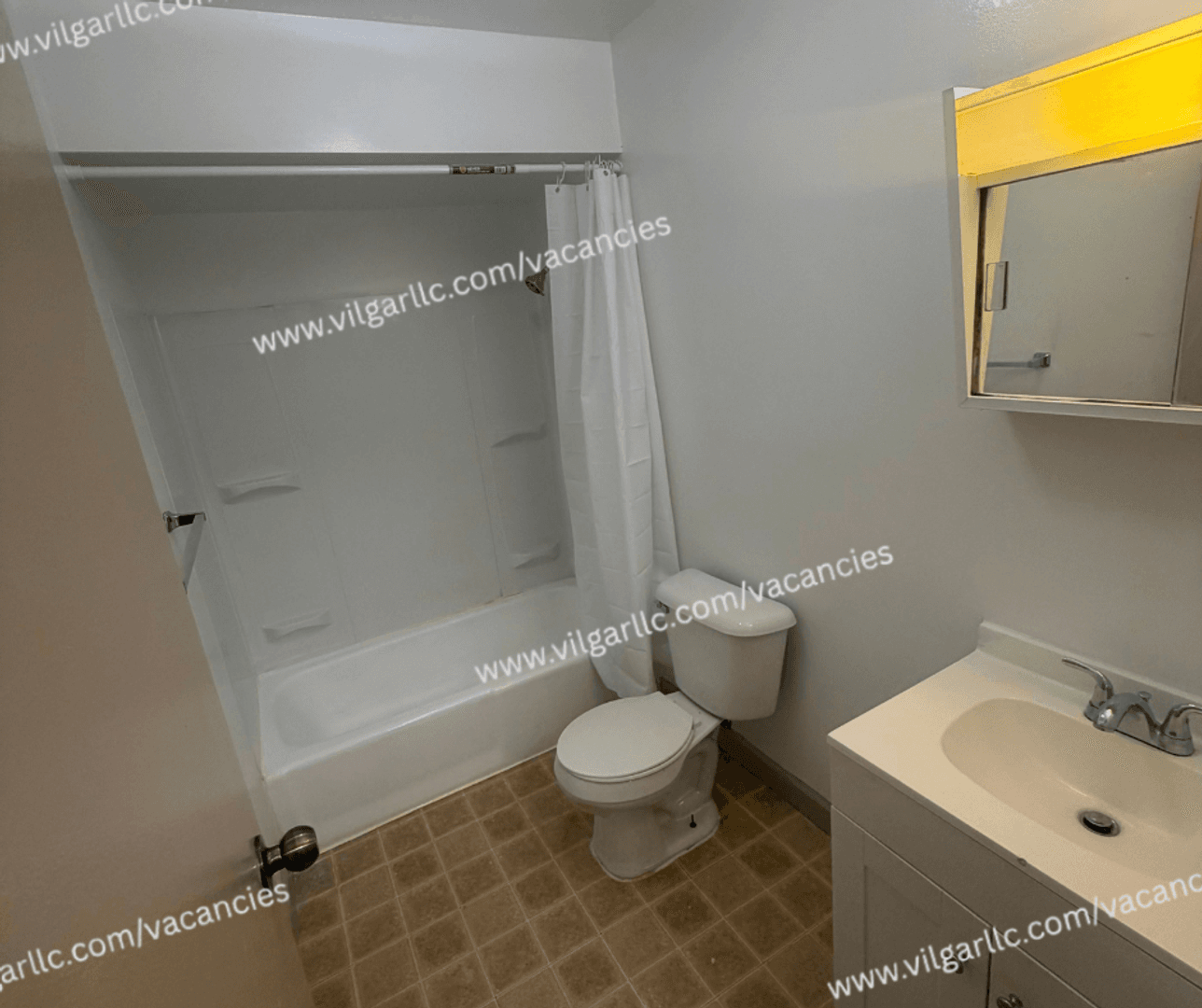 Merrillville Apartment: 5629 Massachusetts St